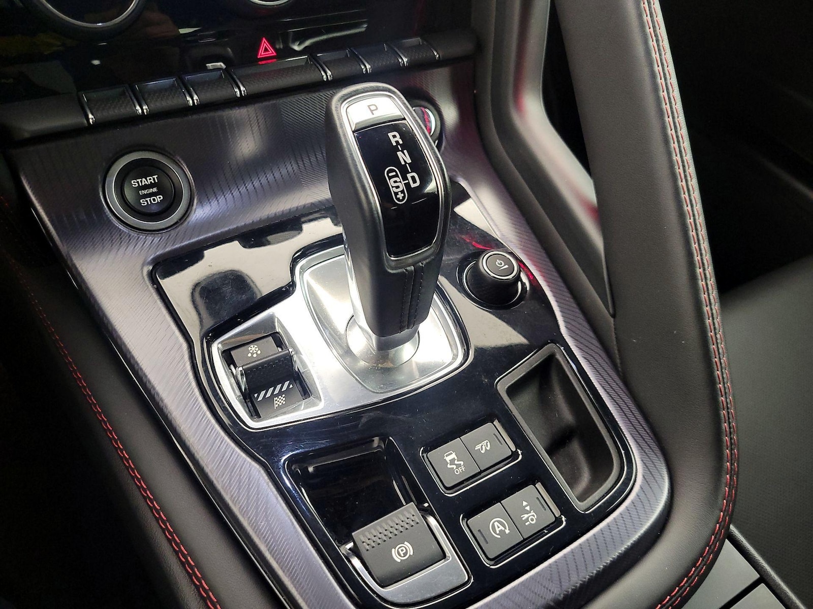 2022 Jaguar F-TYPE R-Dynamic - Photo 19