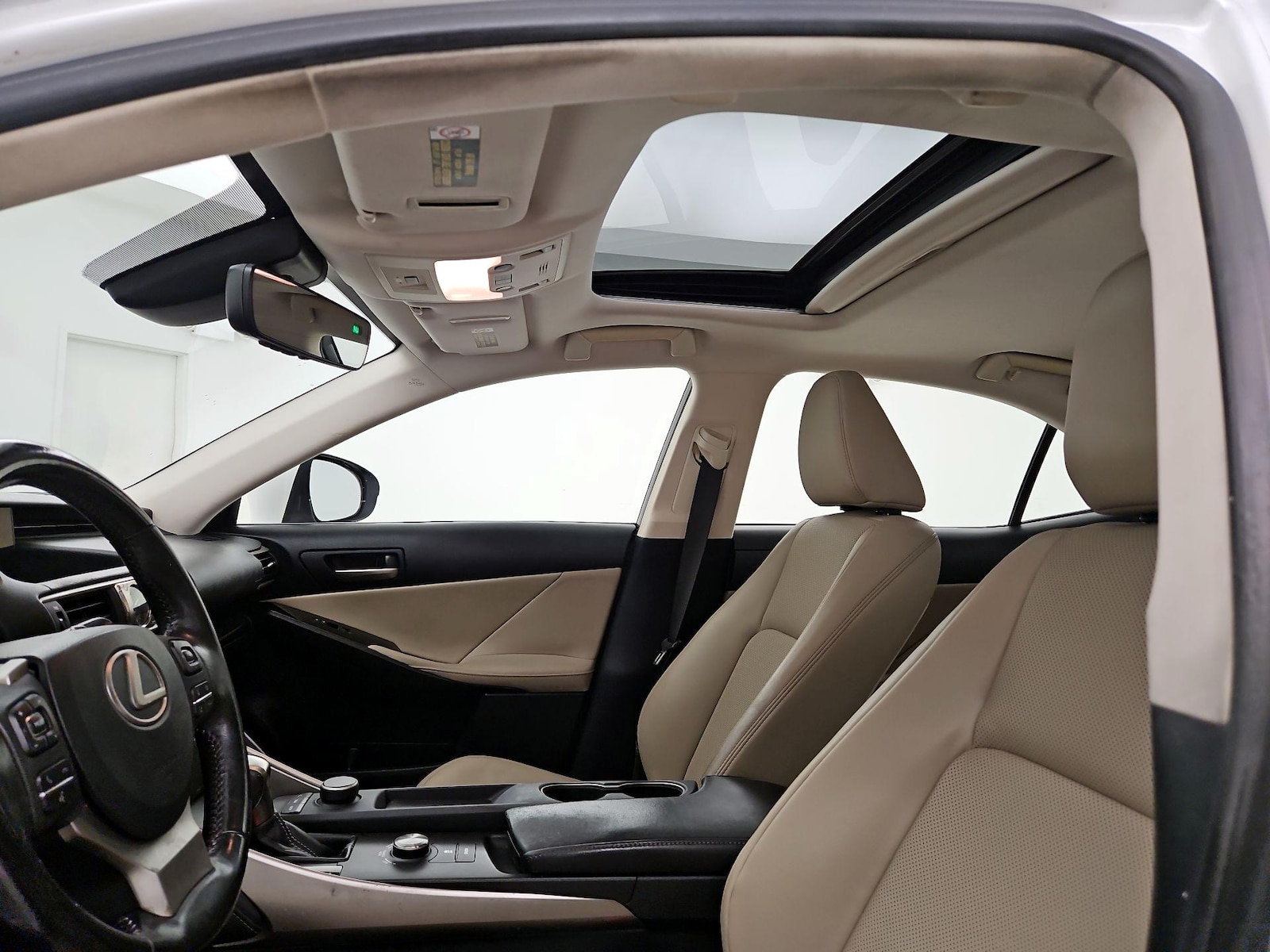 Sunroof(s) & Overhead Airbags