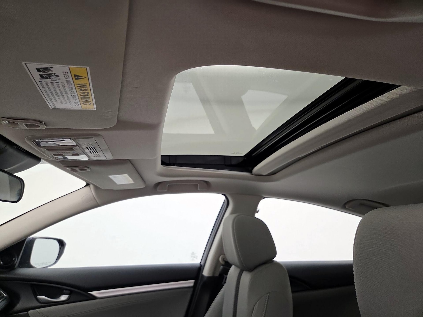 Sunroof(s) & Overhead Airbags