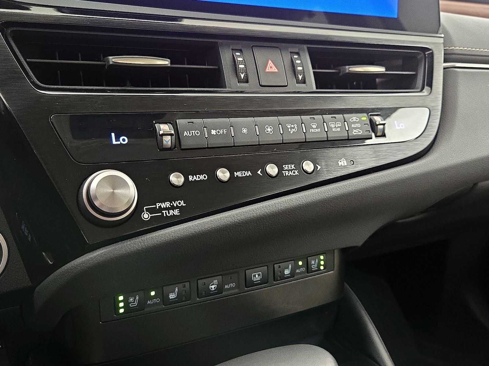 2024 Lexus ES 350 Ultra Luxury - Photo 17