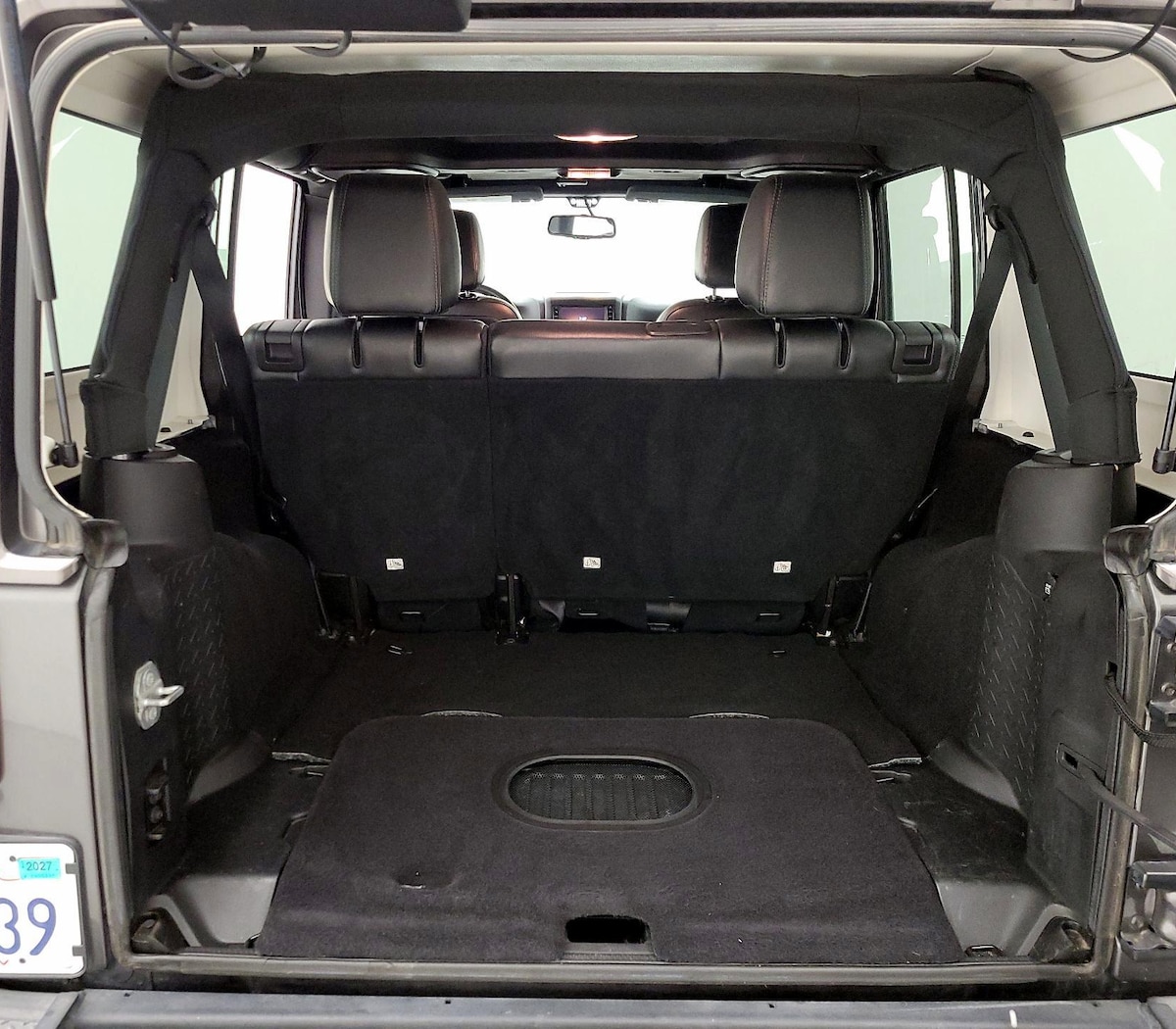 Trunk/Cargo (Seats Up)