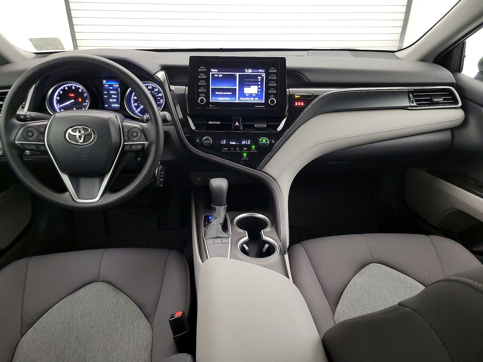 2023 Toyota Camry LE - Photo 10