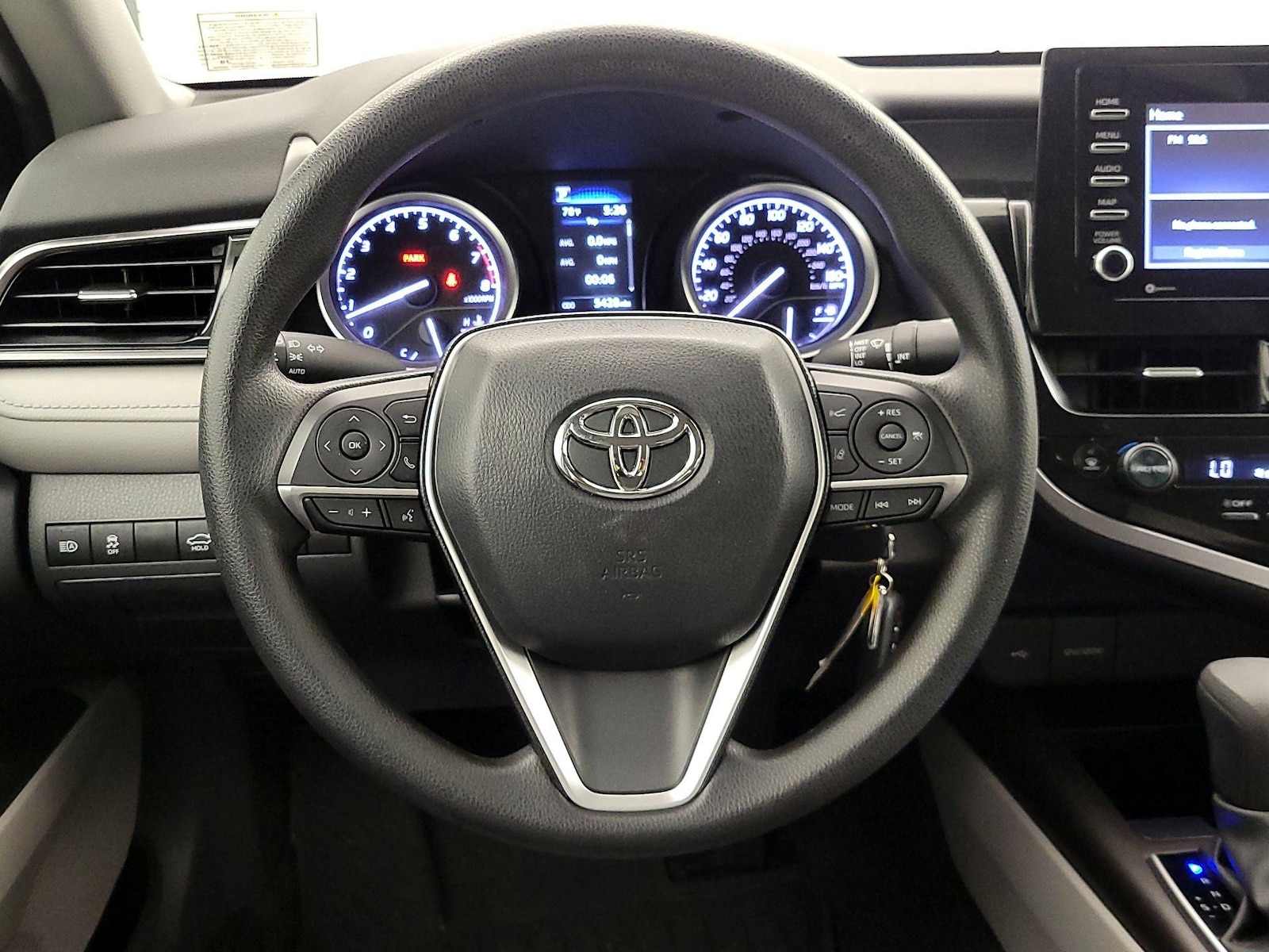 2023 Toyota Camry LE - Photo 11