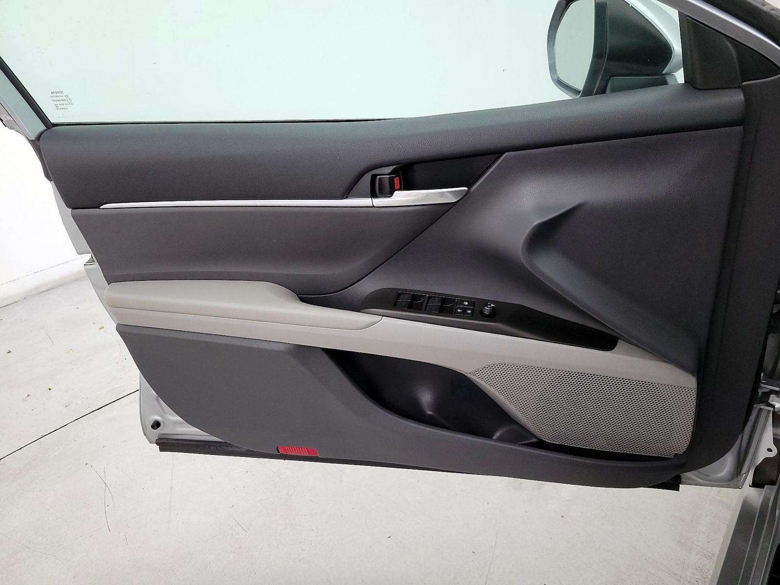 2023 Toyota Camry LE - Photo 13