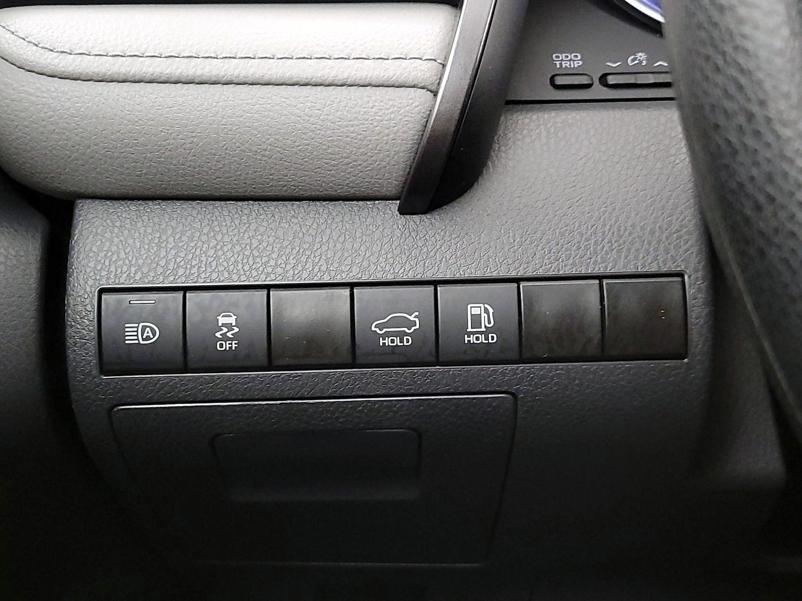 2023 Toyota Camry LE - Photo 14