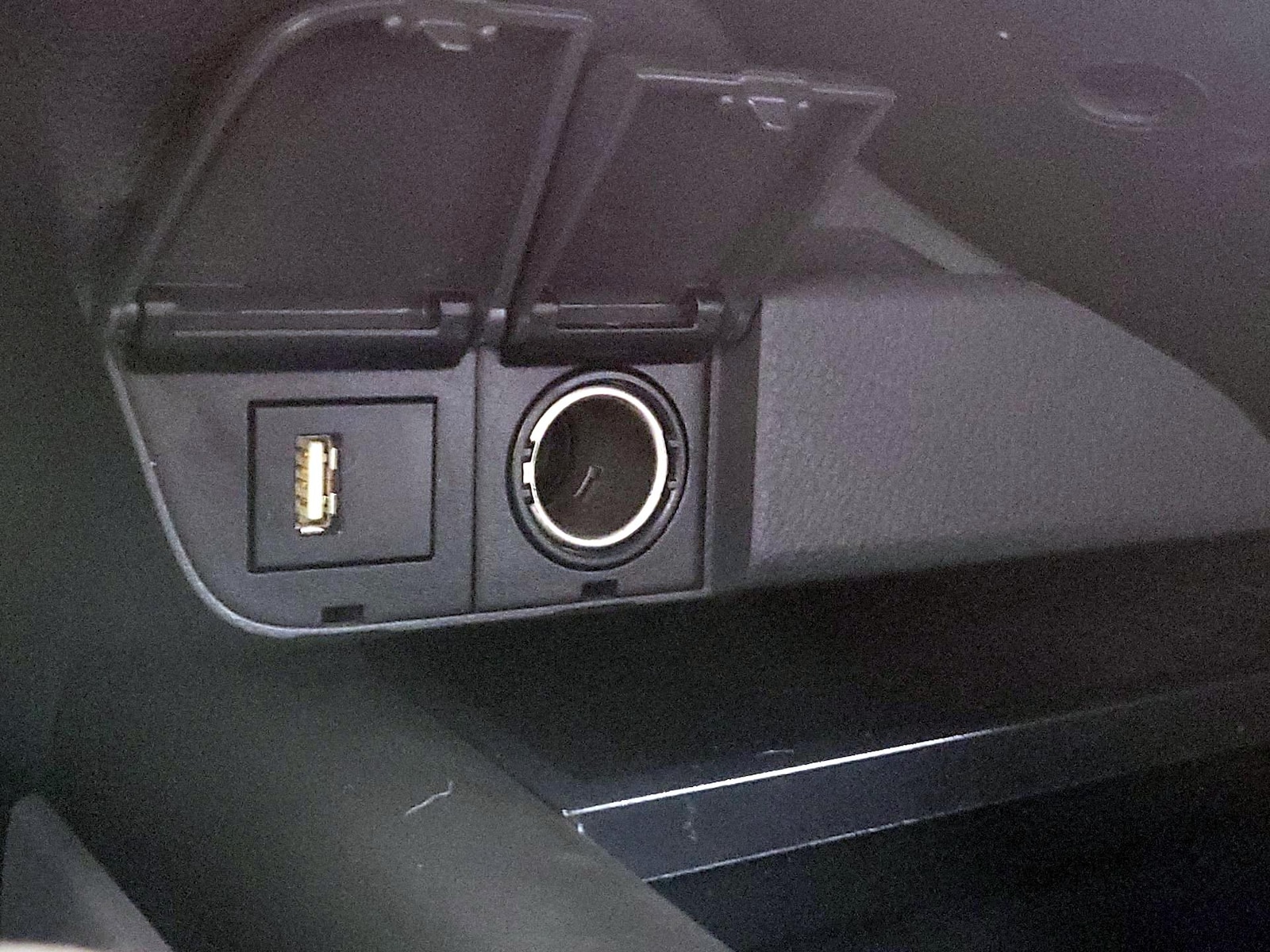 2023 Toyota Camry LE - Photo 19