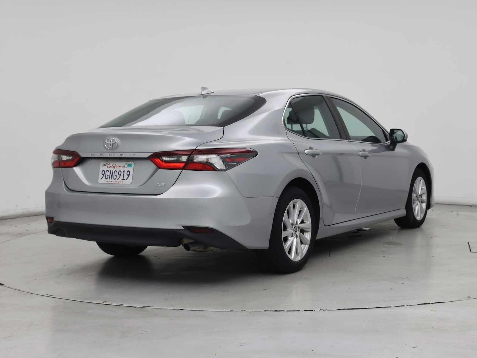 2023 Toyota Camry LE - Photo 9