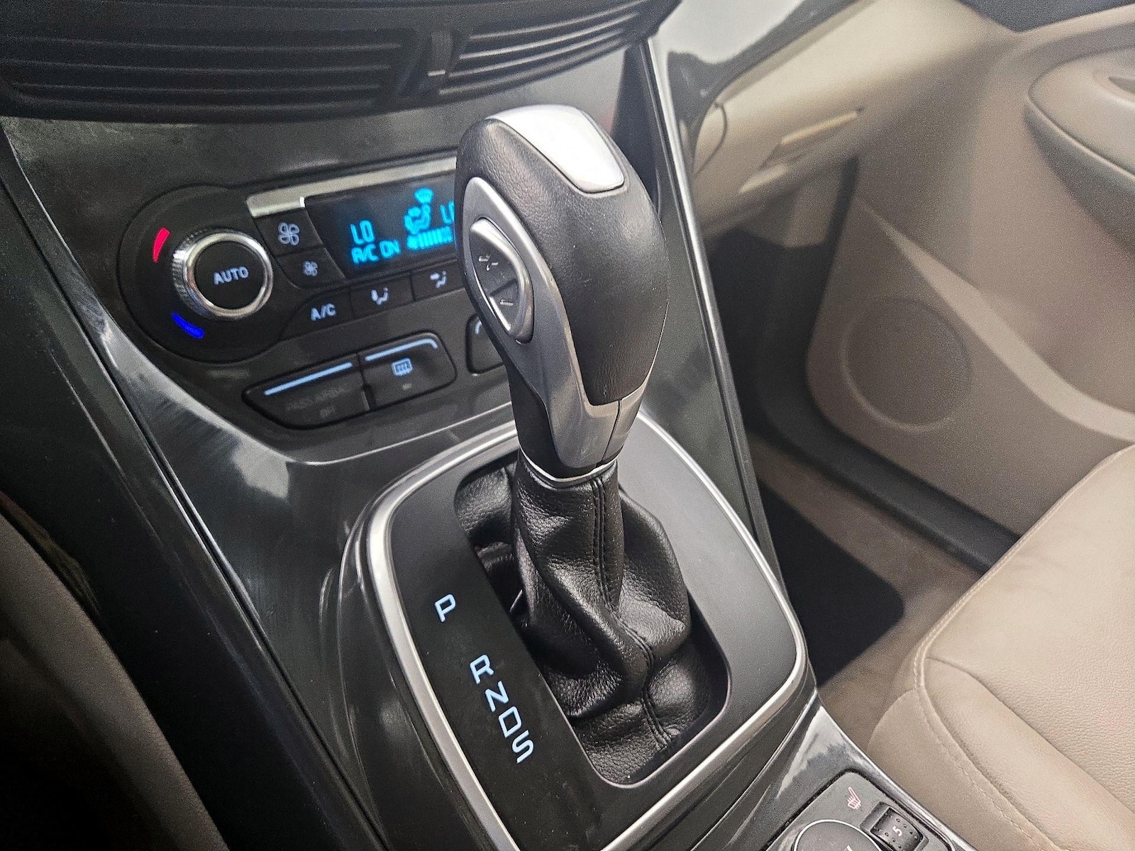 2014 Ford Escape Titanium - Photo 18