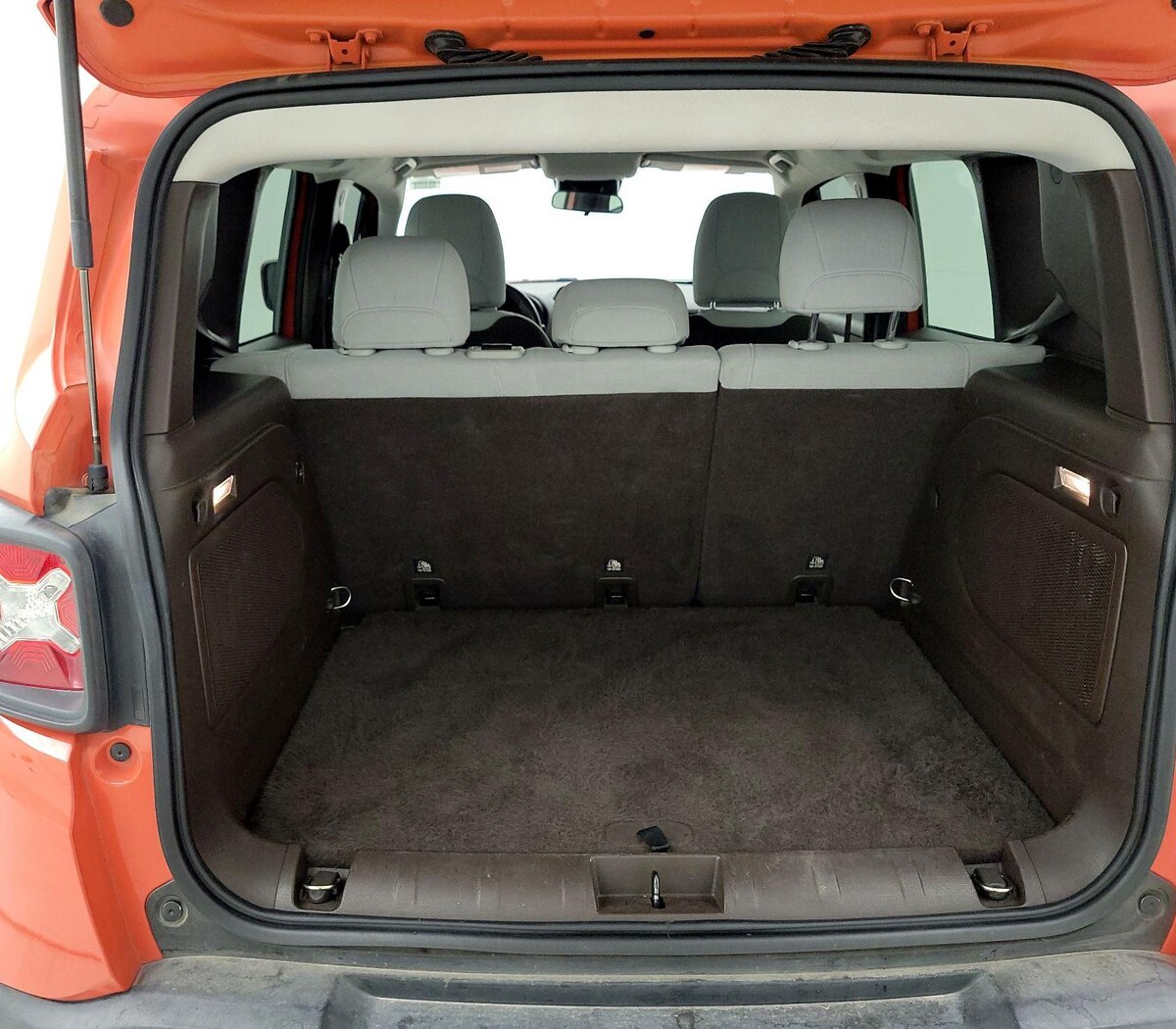 Trunk/Cargo (Seats Up)