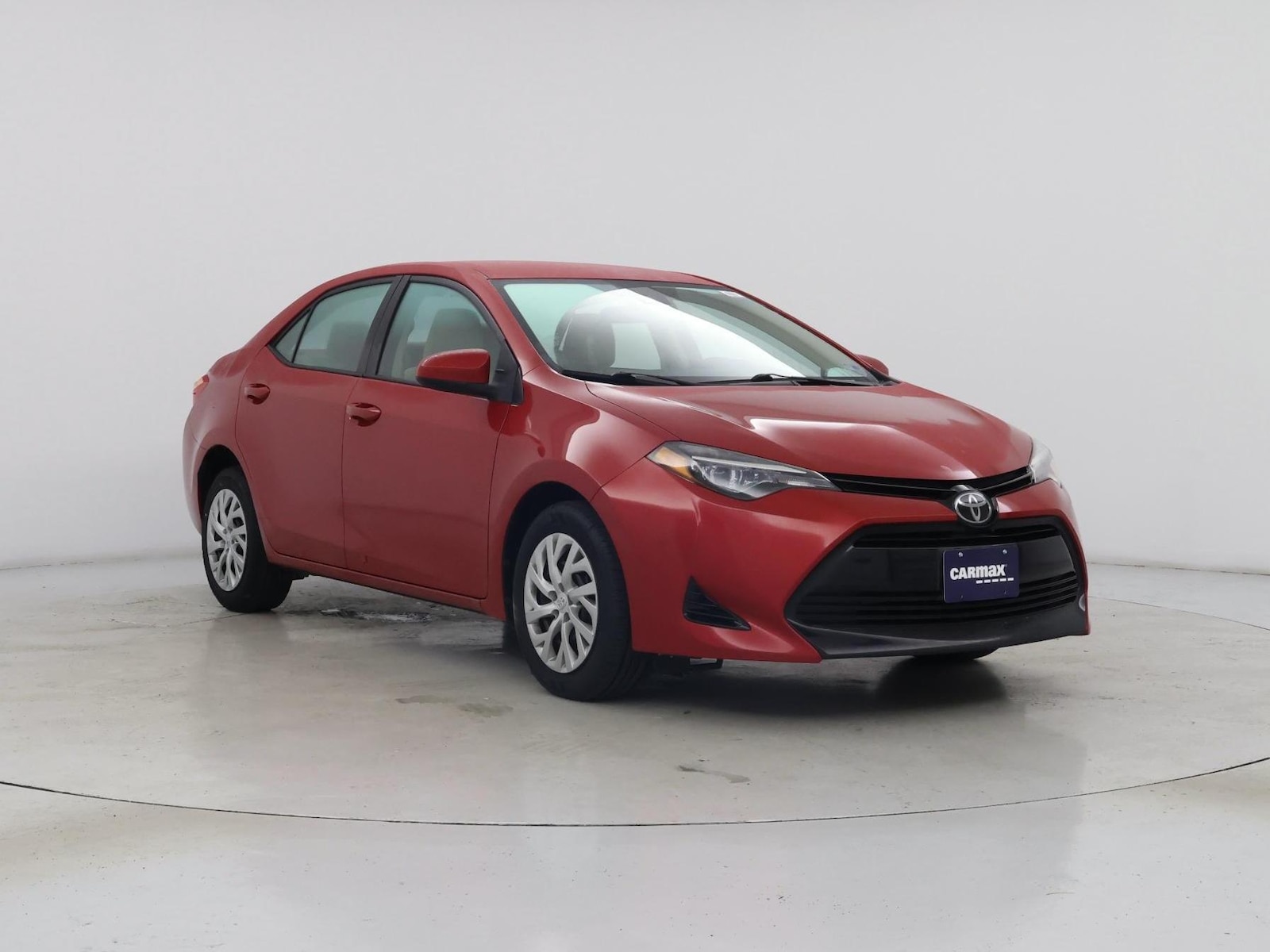2018 Toyota Corolla LE - Photo 2