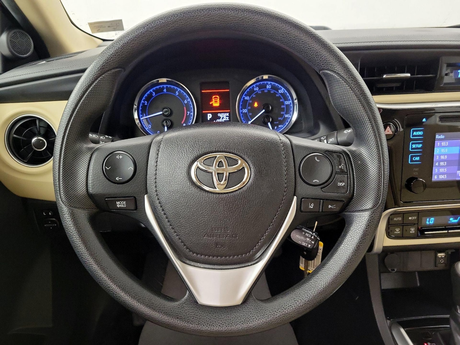2018 Toyota Corolla LE - Photo 11