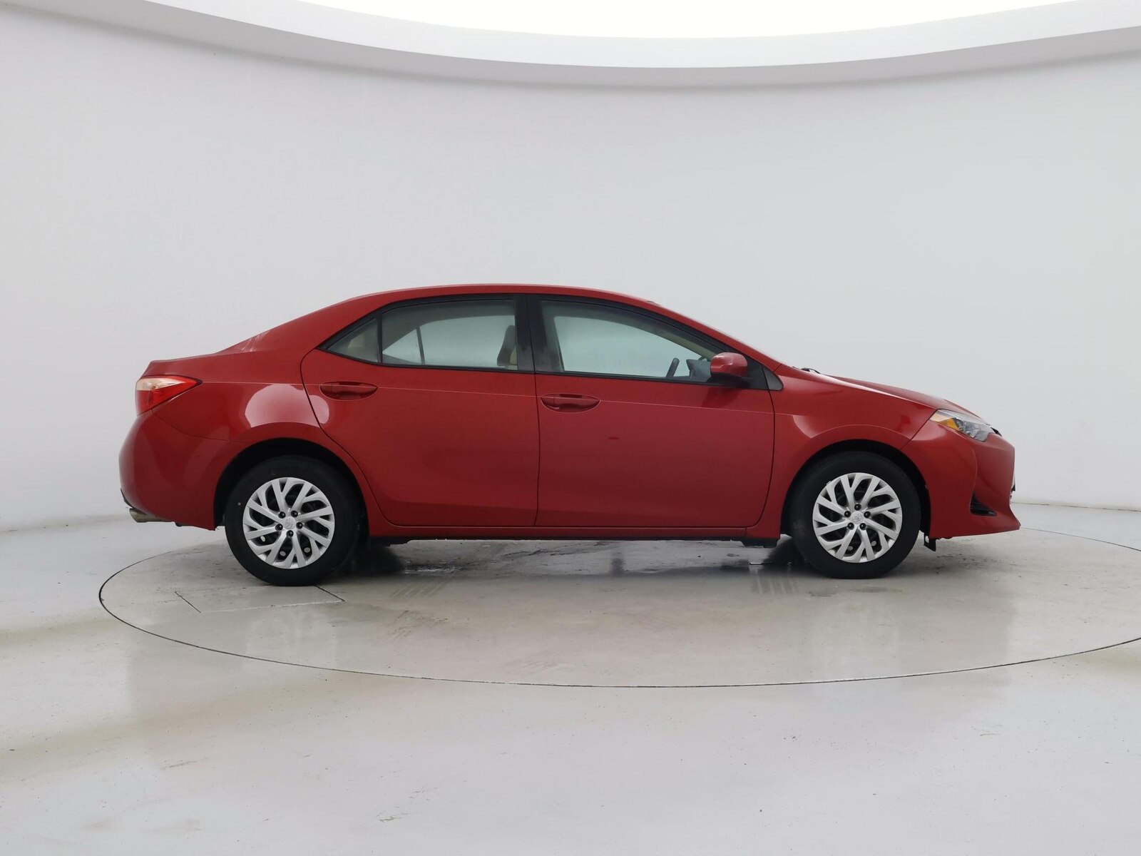 2018 Toyota Corolla LE - Photo 8