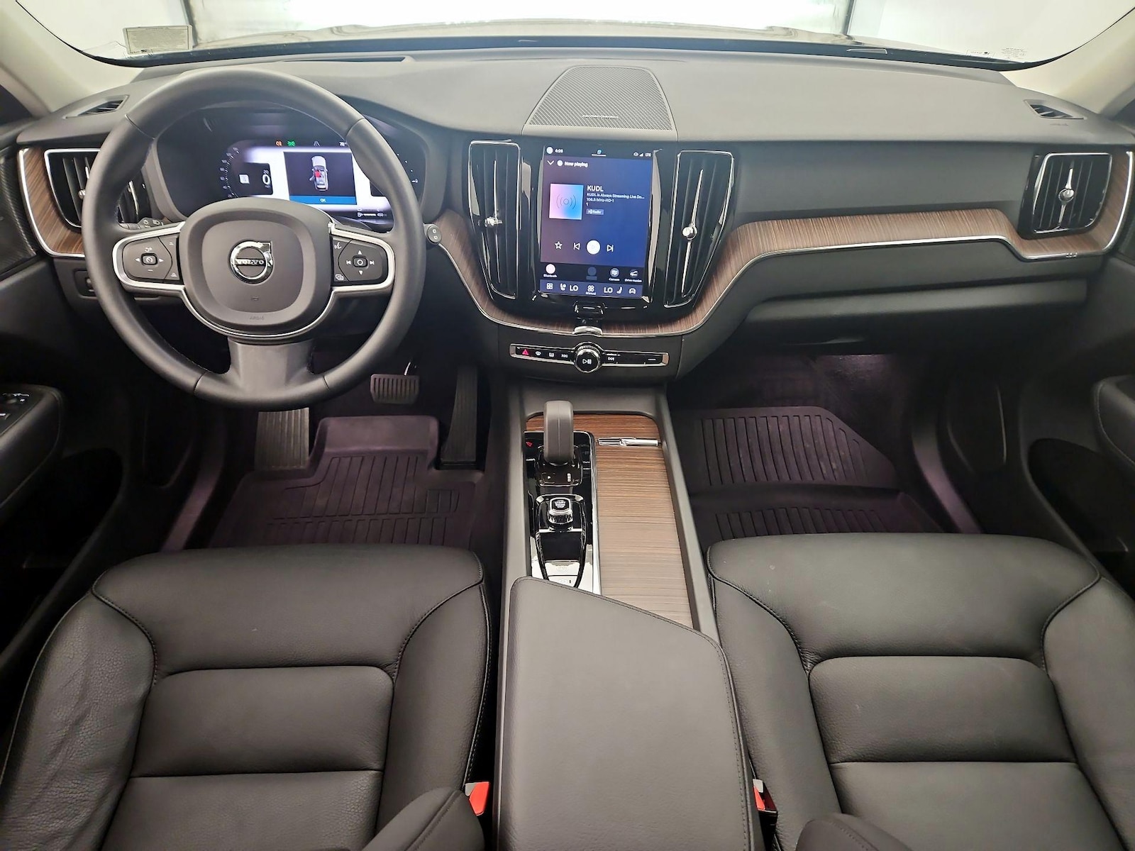 2022 Volvo XC60 Inscription Expression - Photo 10
