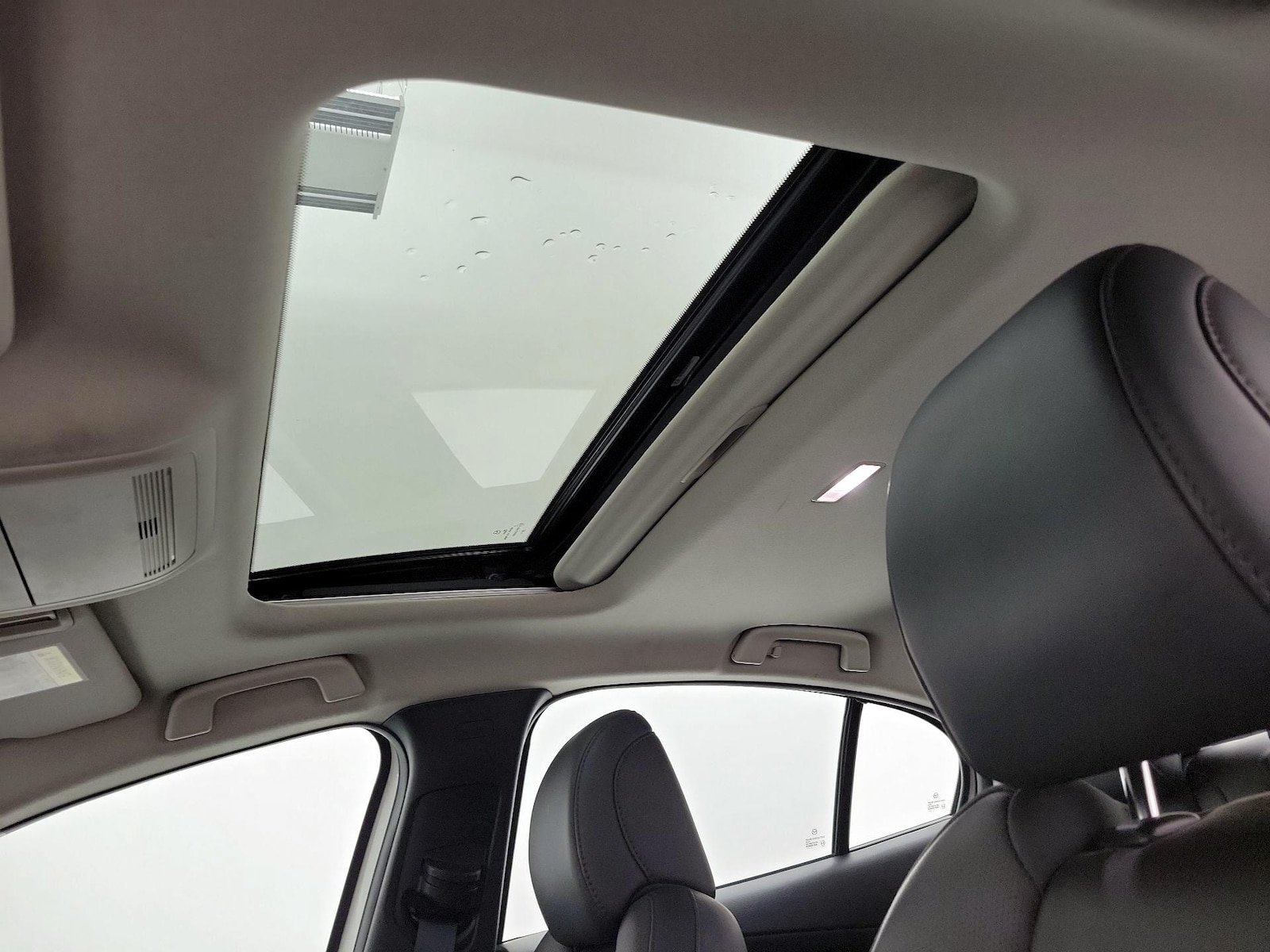 Sunroof(s) & Overhead Airbags