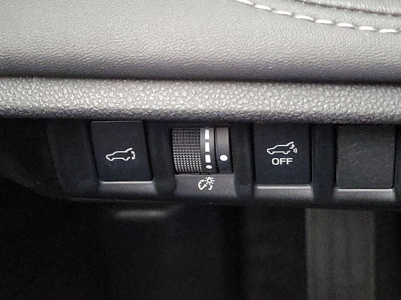 2020 Subaru Outback Limited - Photo 14