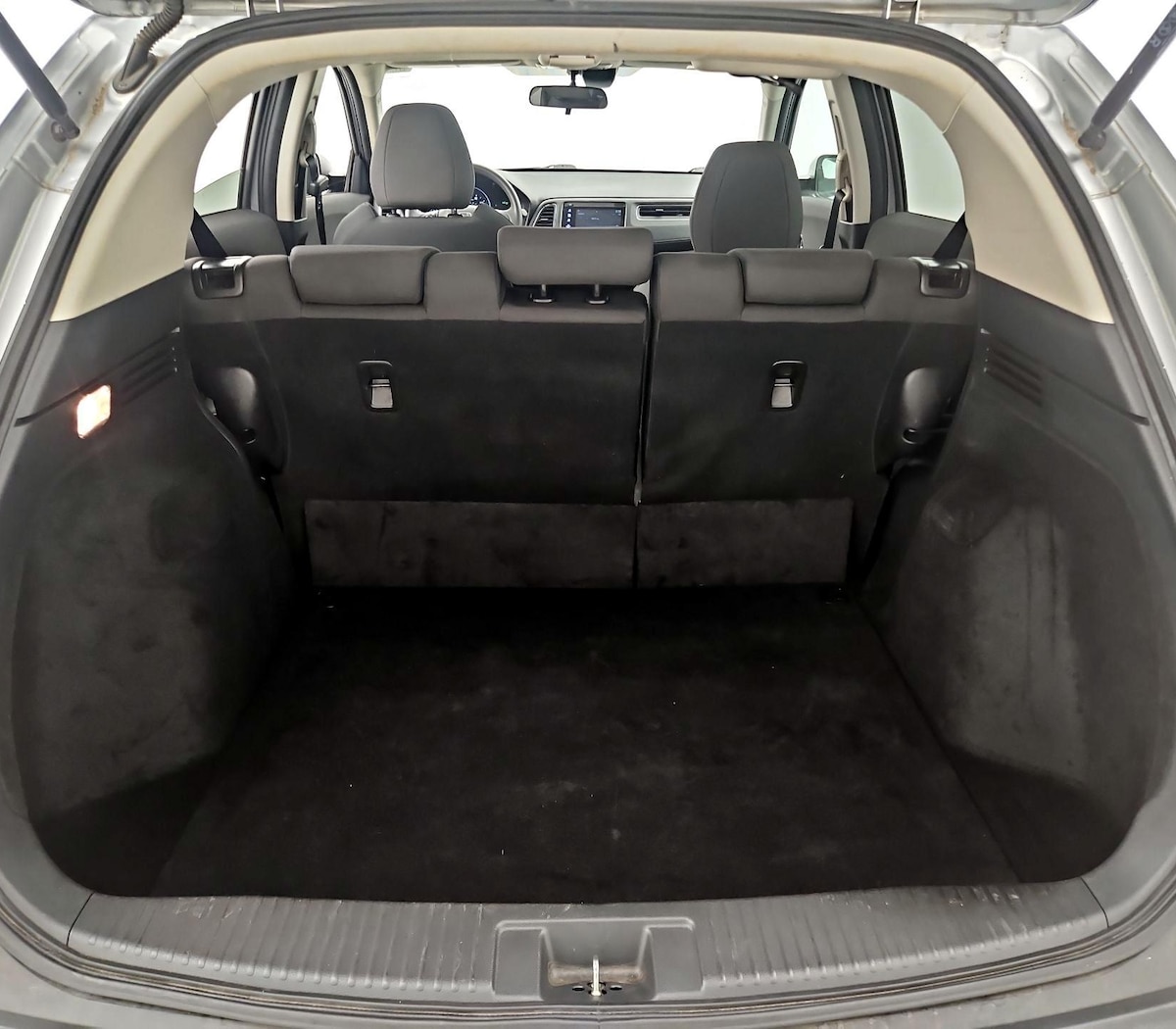 Trunk/Cargo (Seats Up)