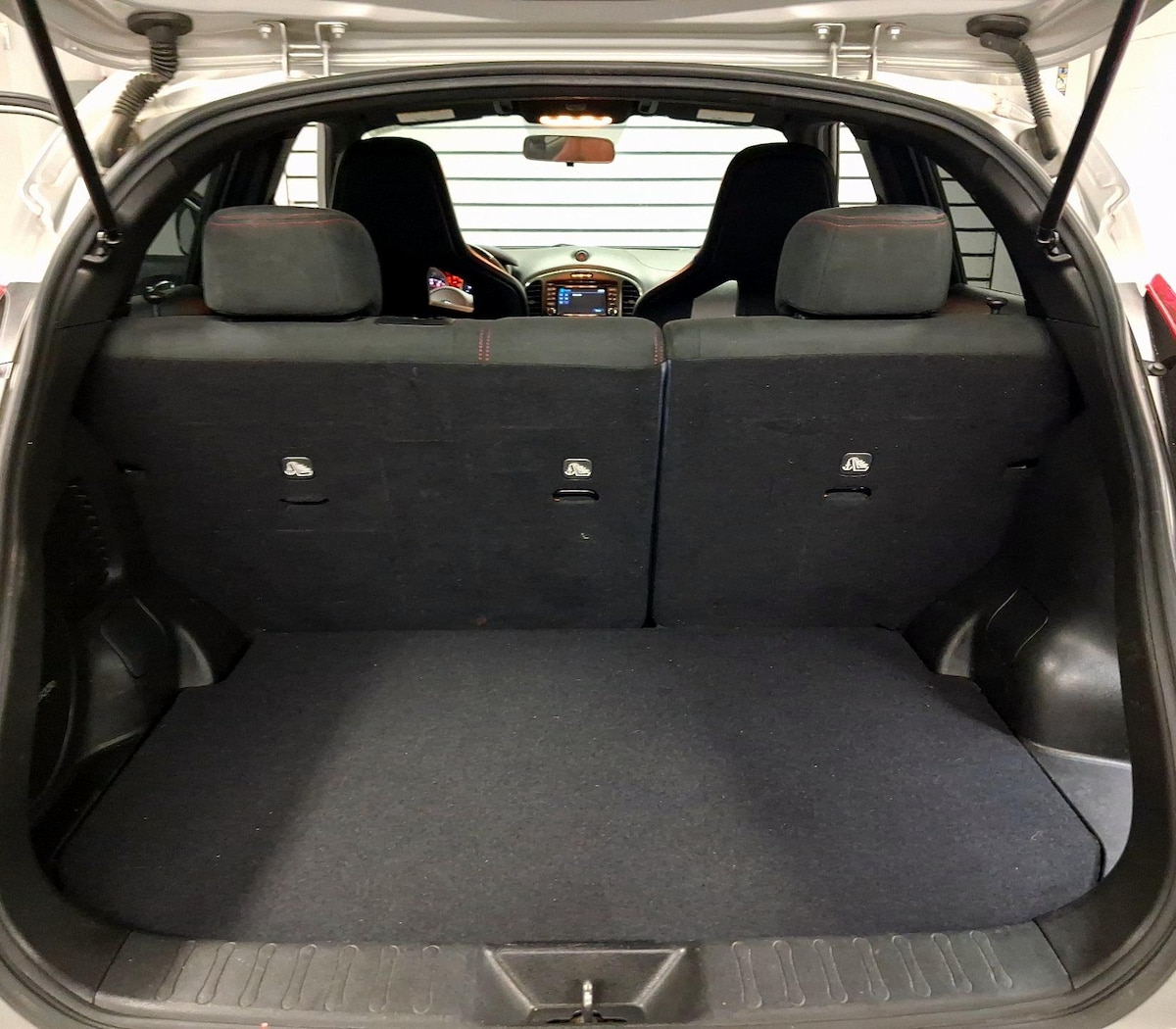 Trunk/Cargo (Seats Up)