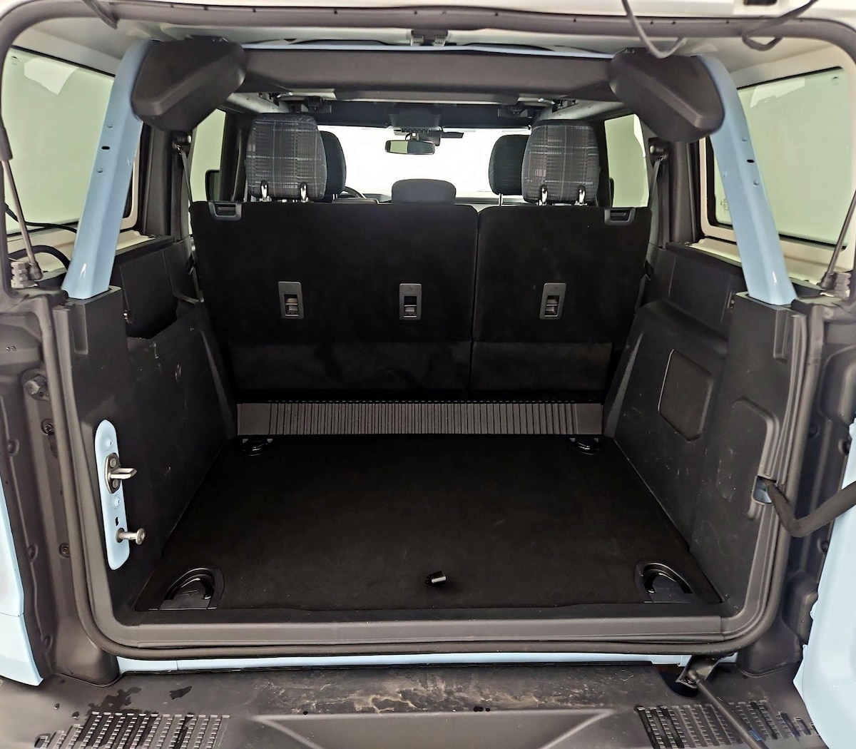Trunk/Cargo (Seats Up)