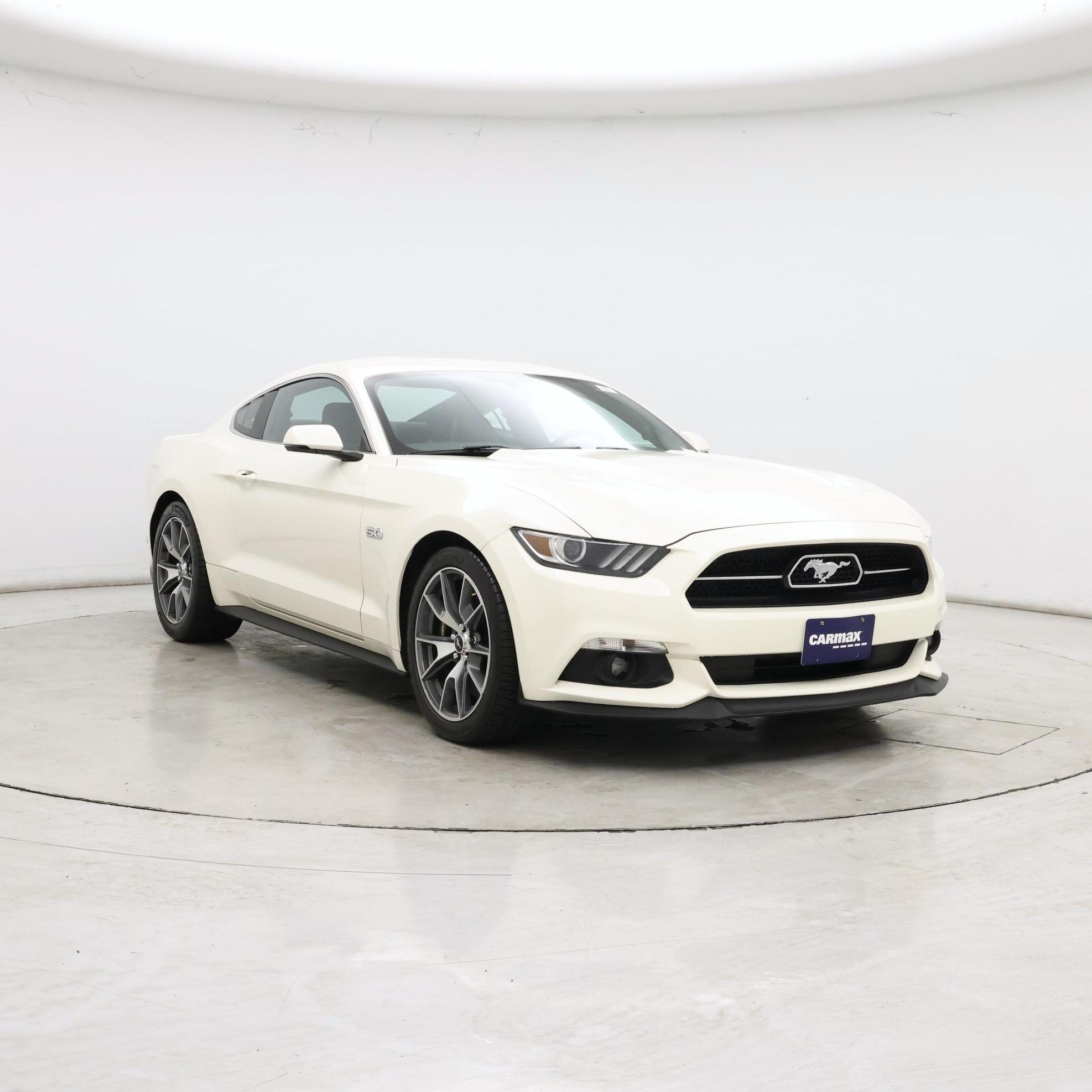 White 2015 Ford Mustang Coupe Rear-Wheel Drive Manual