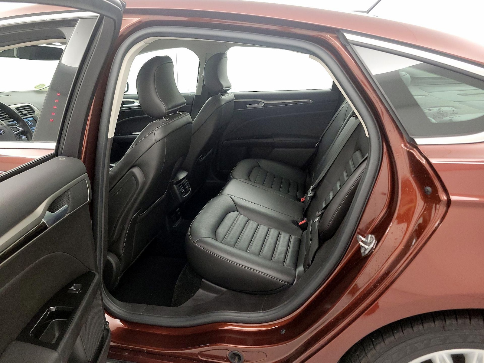 2016 Ford Fusion Hybrid SE - Photo 20