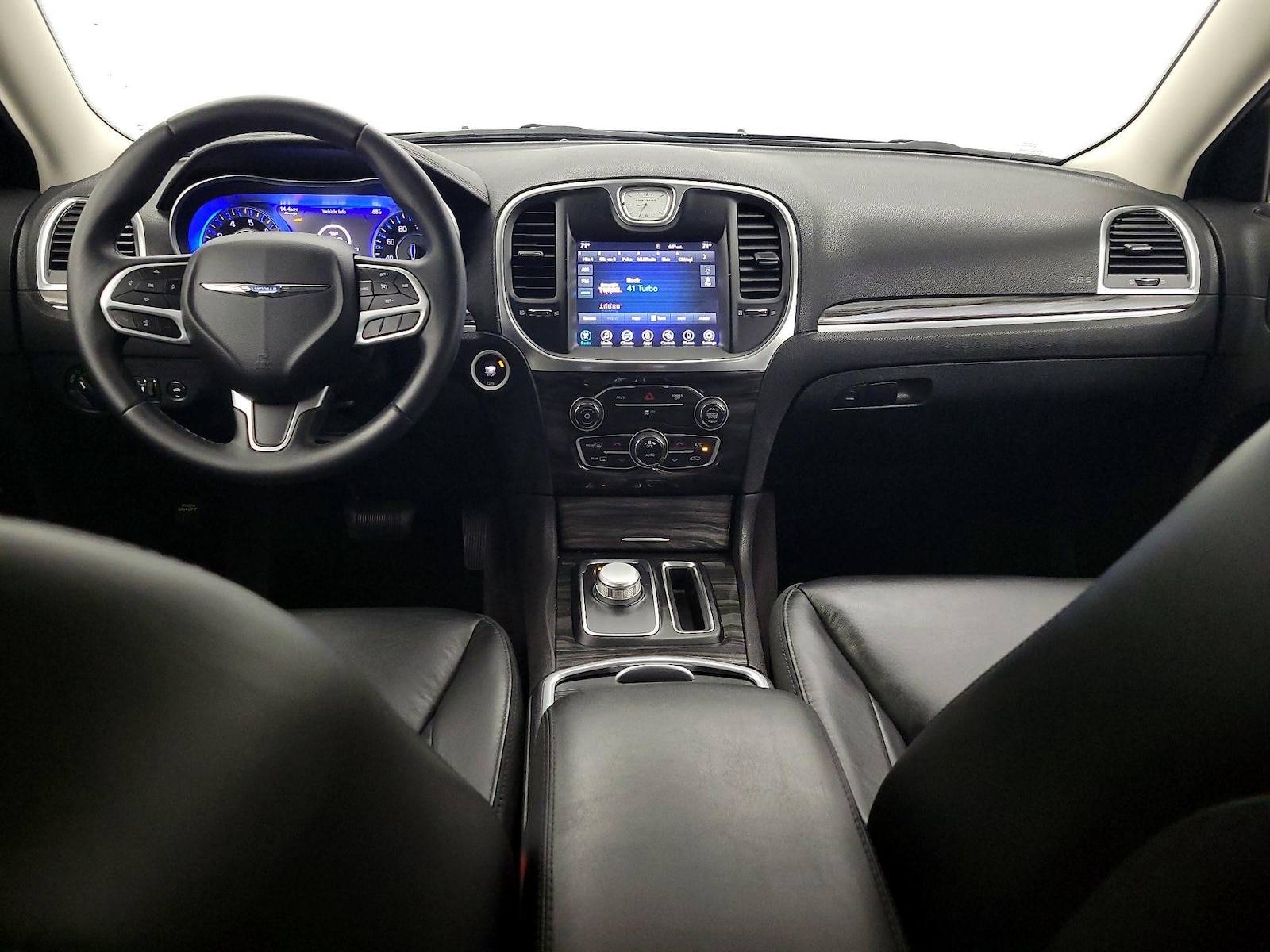 2017 Chrysler 300 Limited - Photo 10