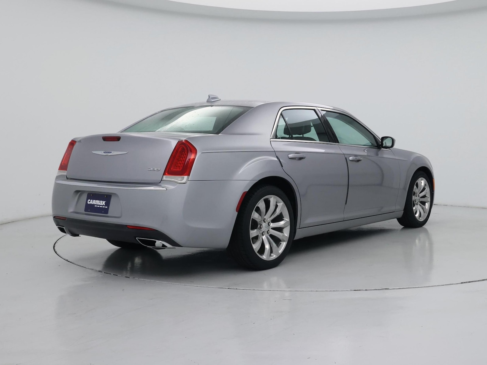 2017 Chrysler 300 Limited - Photo 9