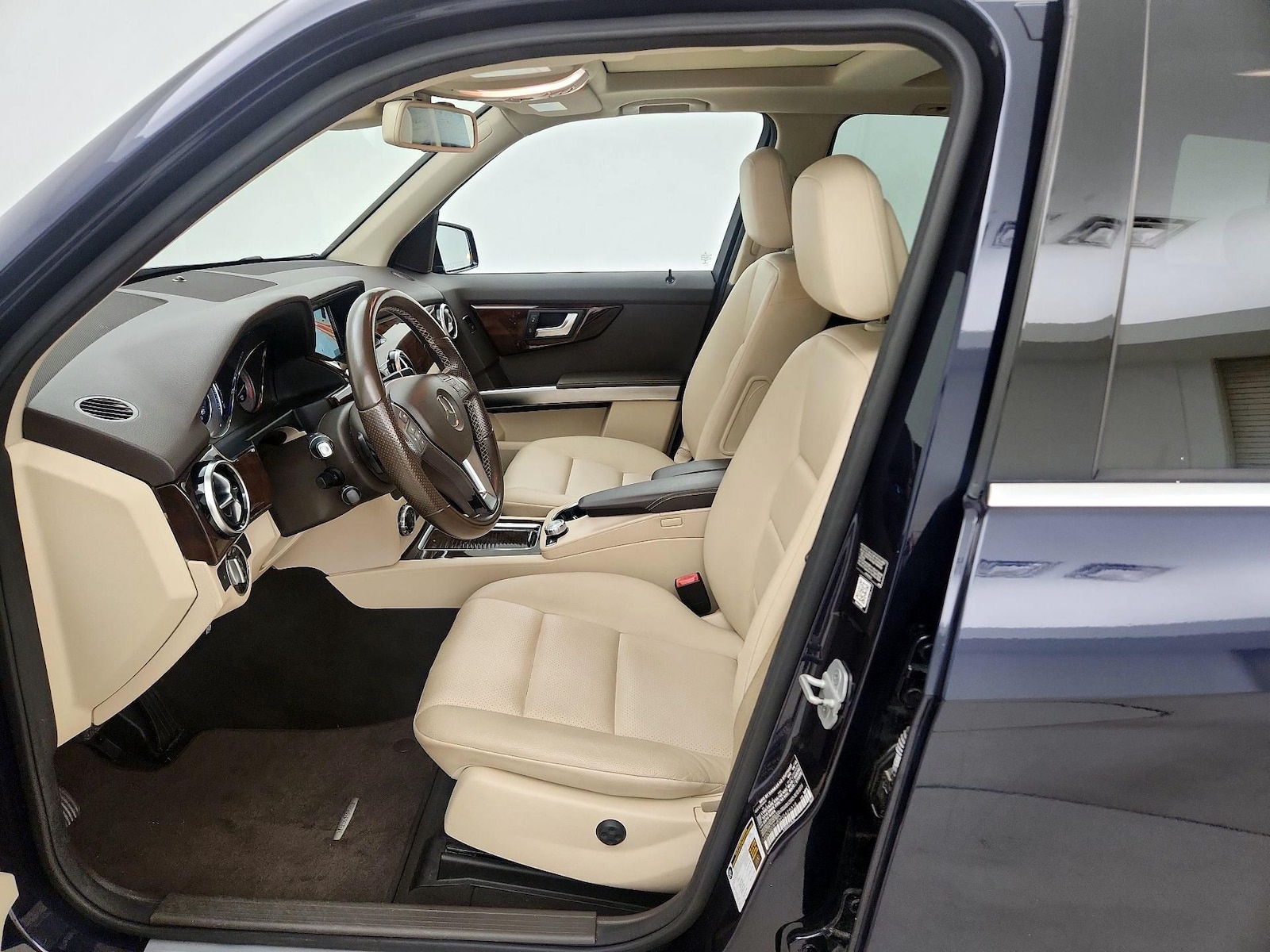 Power Seat(s) & Side Airbags