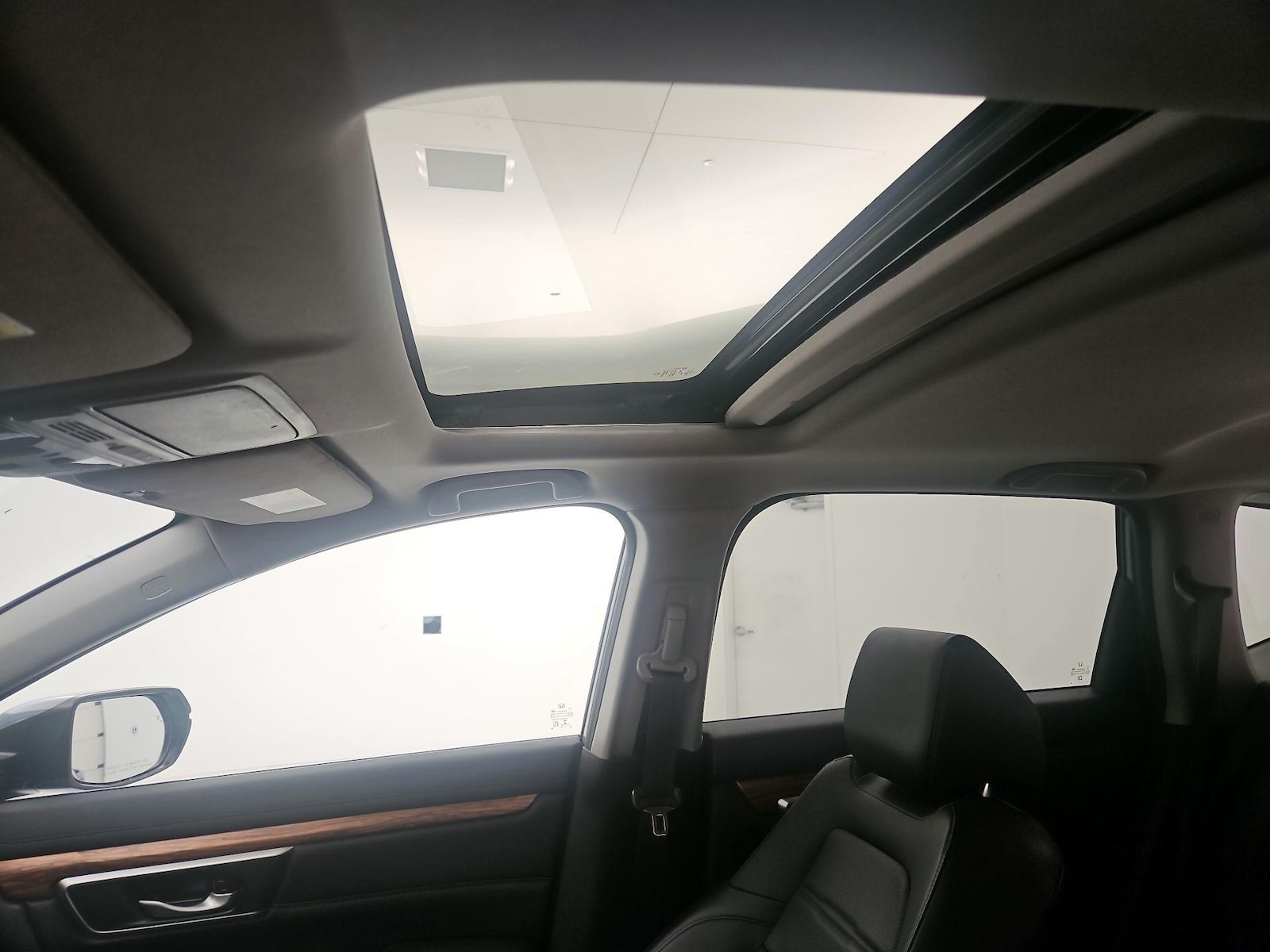 Sunroof(s) & Overhead Airbags
