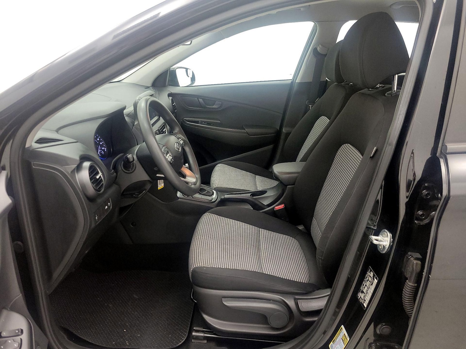 2021 Hyundai Kona SE - Photo 12