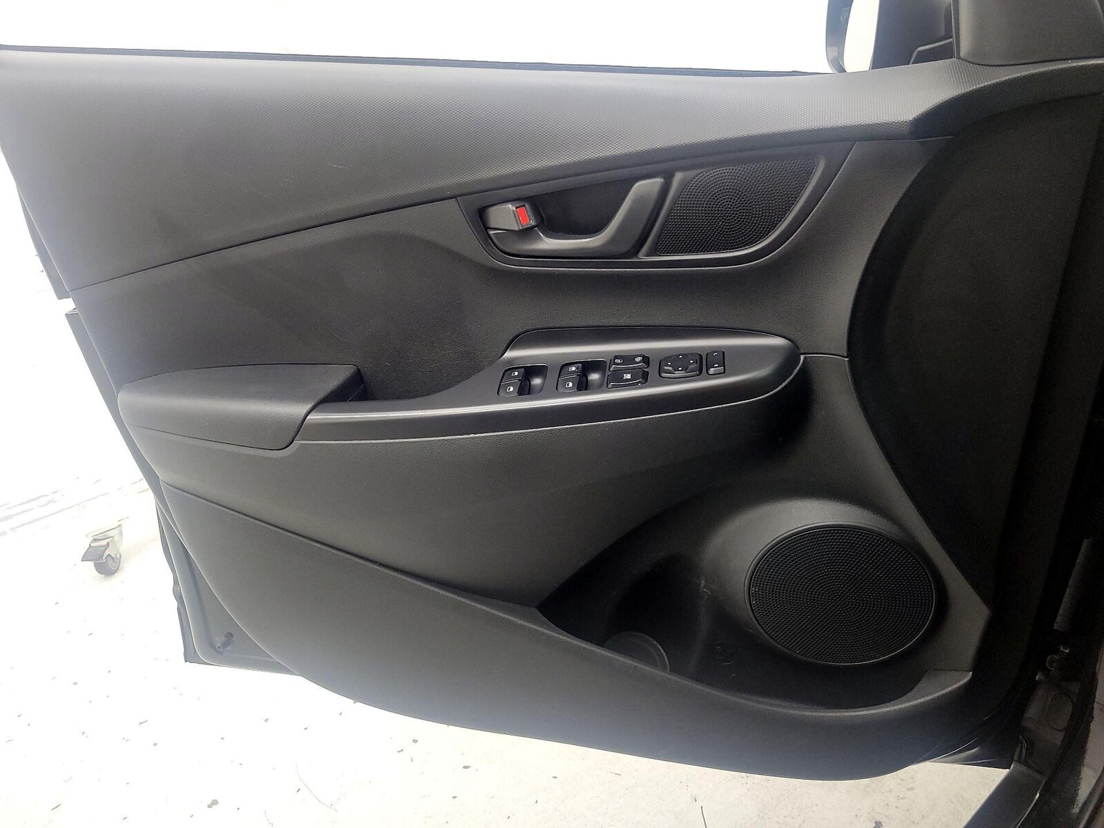 2021 Hyundai Kona SE - Photo 13