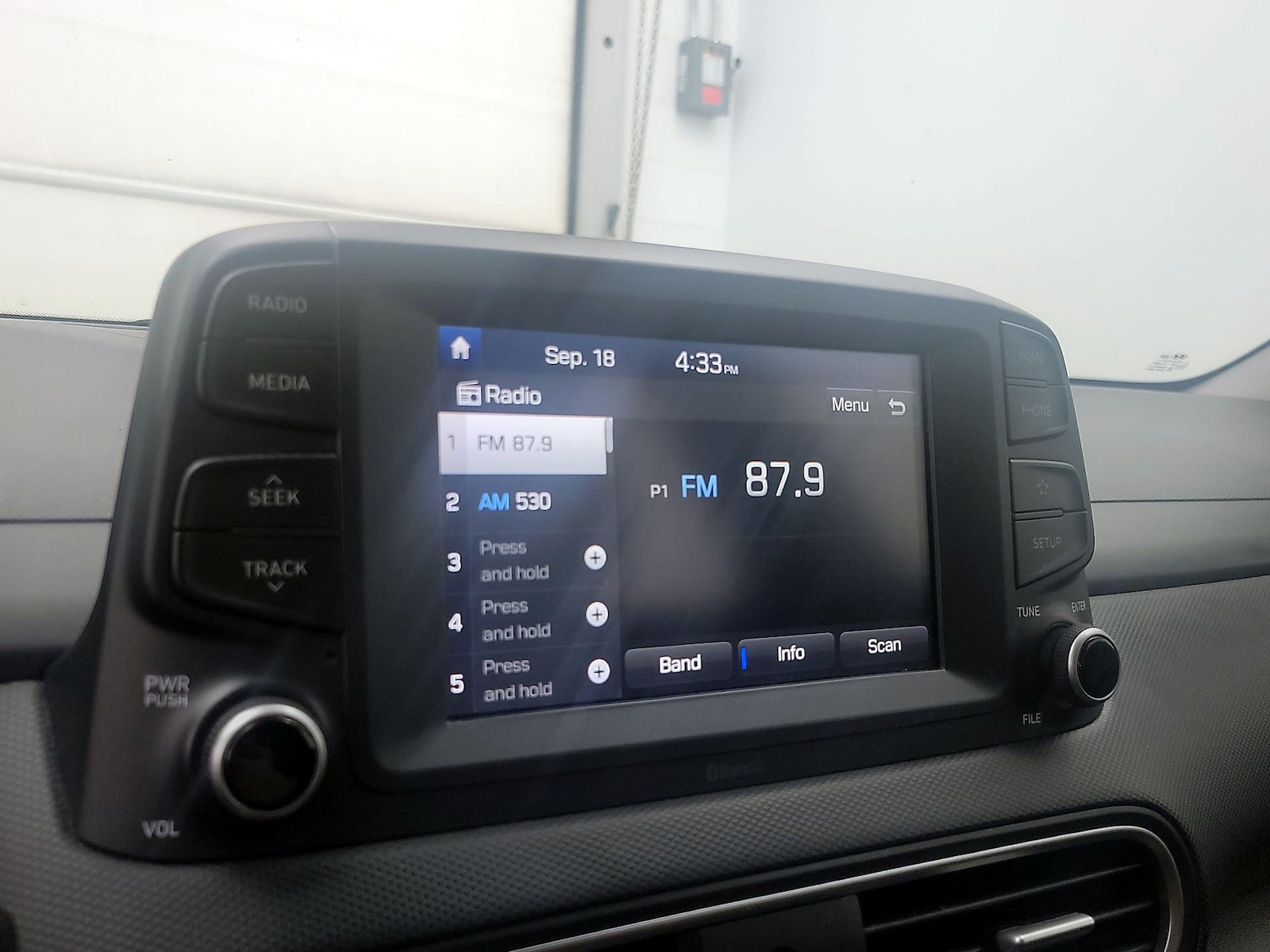2021 Hyundai Kona SE - Photo 16