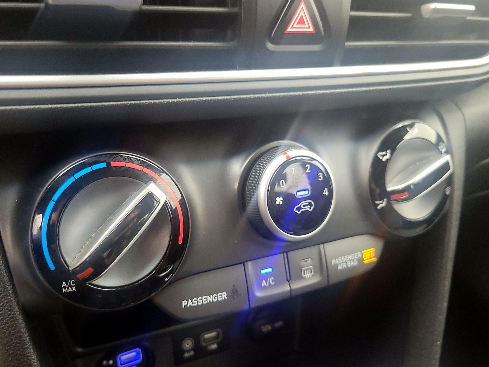 2021 Hyundai Kona SE - Photo 17
