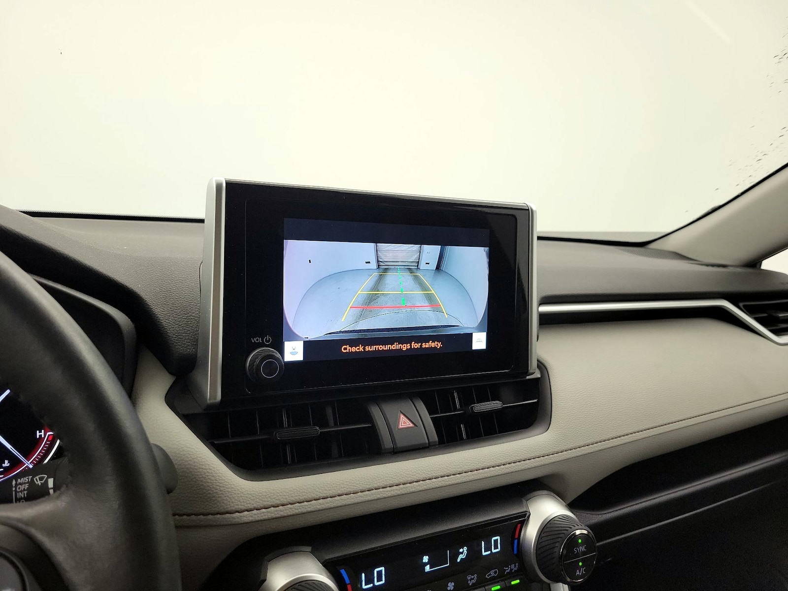 2023 Toyota RAV4 XLE - Photo 15