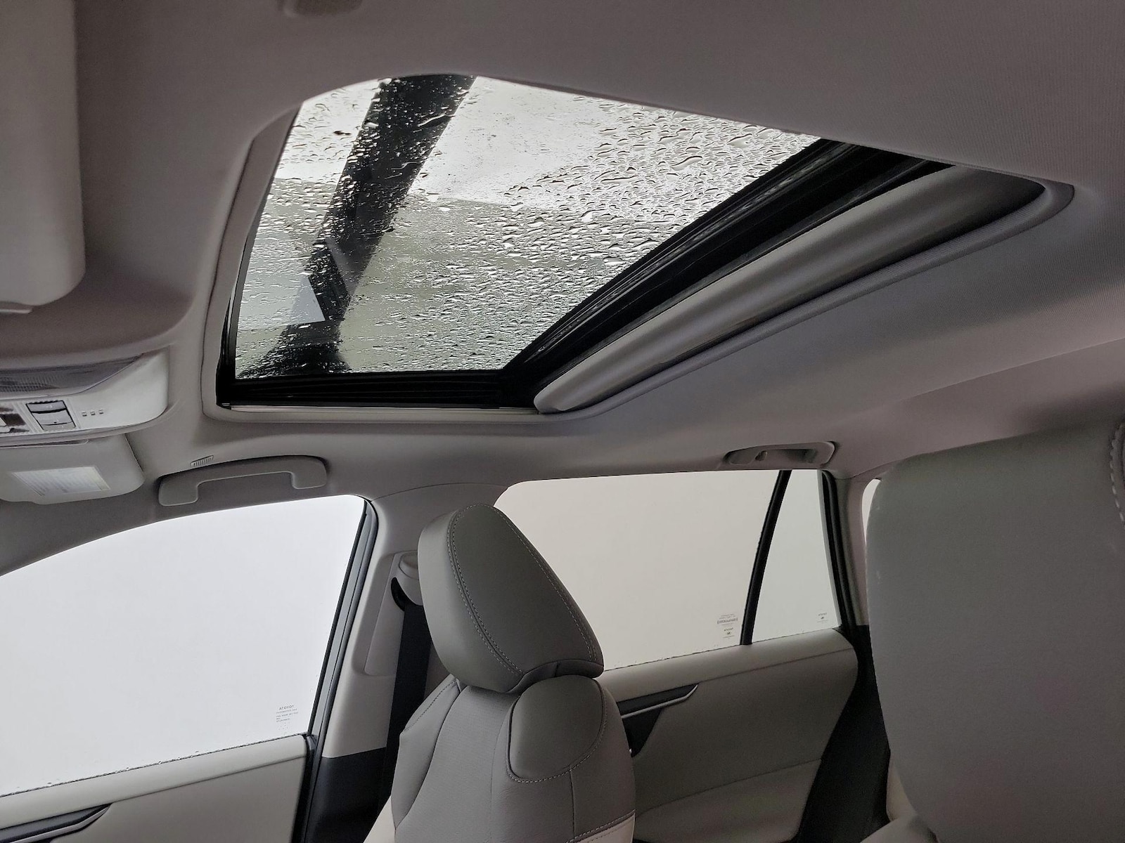 2023 Toyota RAV4 XLE - Photo 20