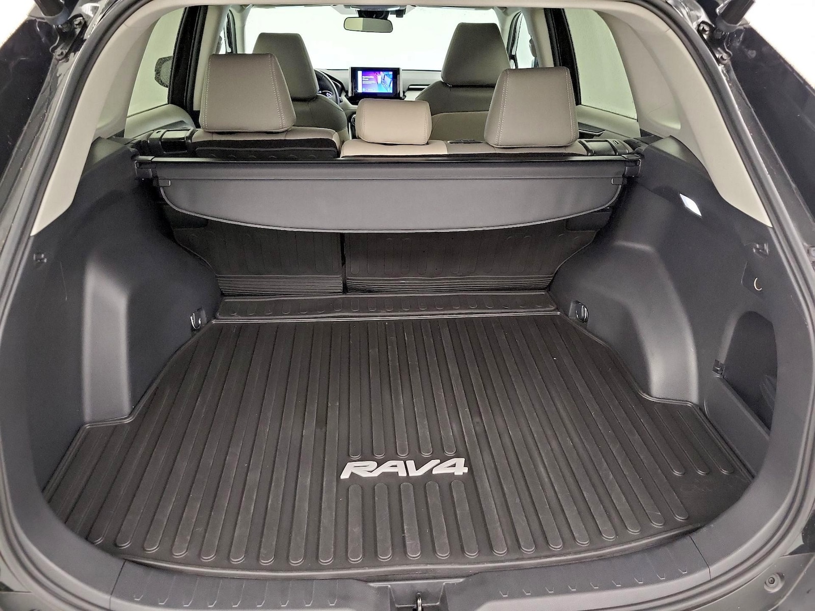 2023 Toyota RAV4 XLE - Photo 22