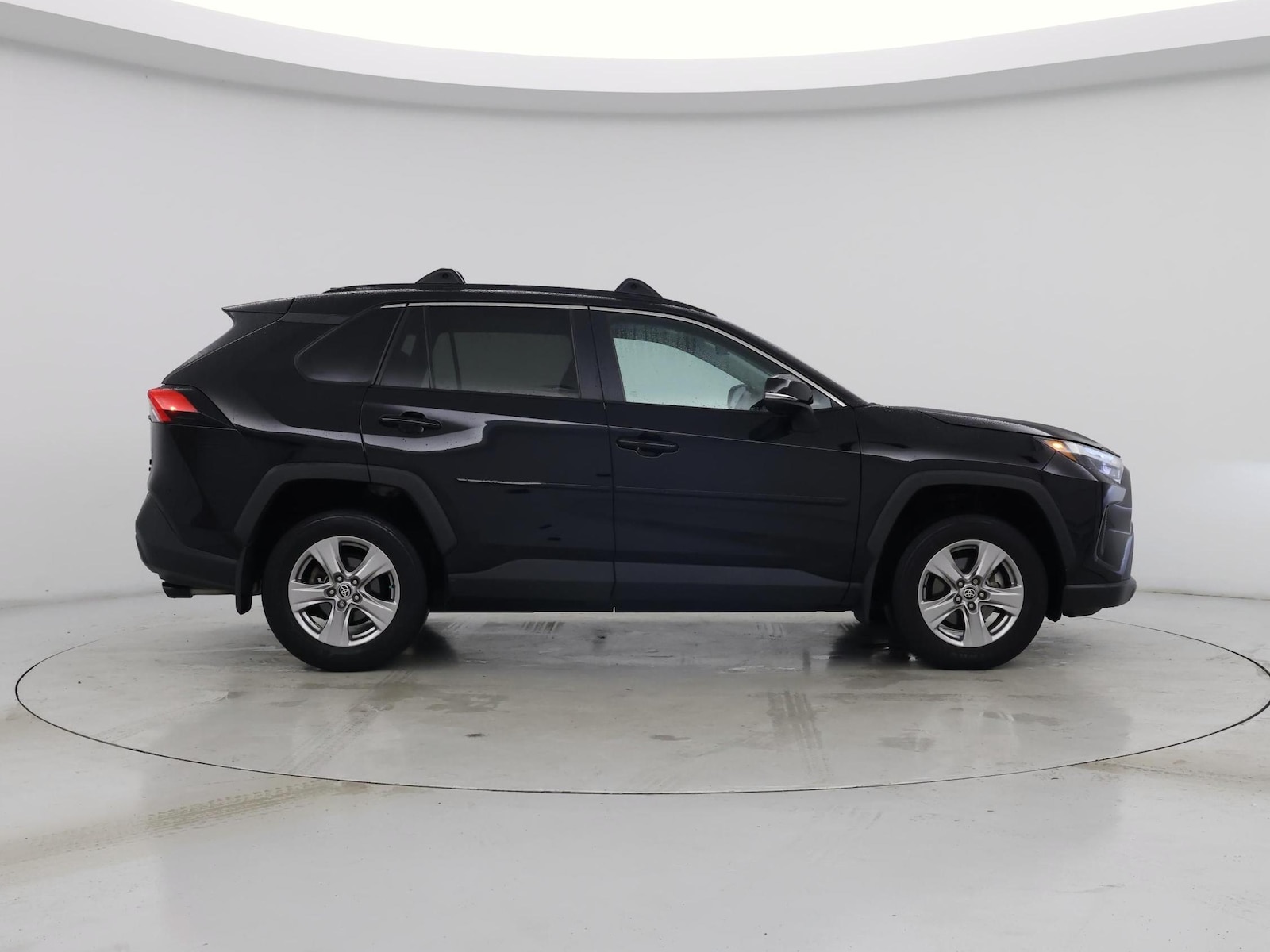 2023 Toyota RAV4 XLE - Photo 8