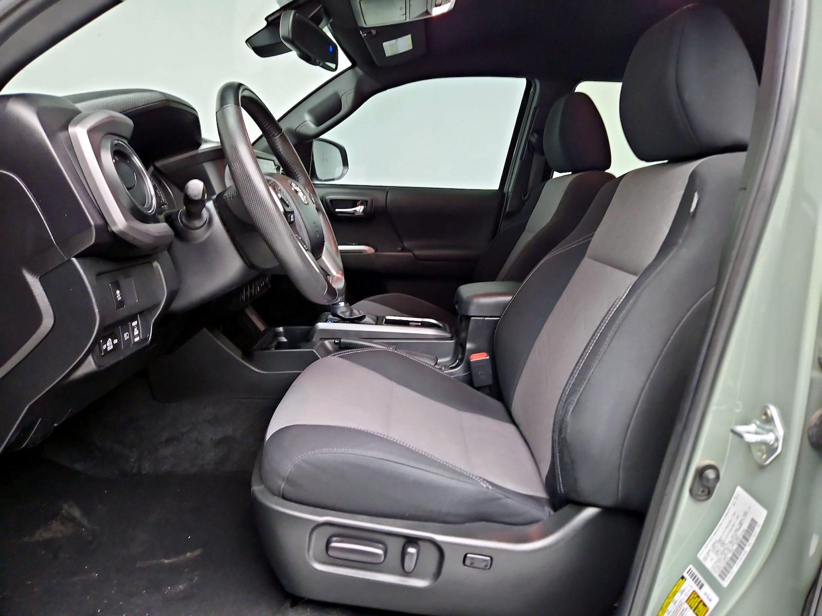 Power Seat(s) & Side Airbags
