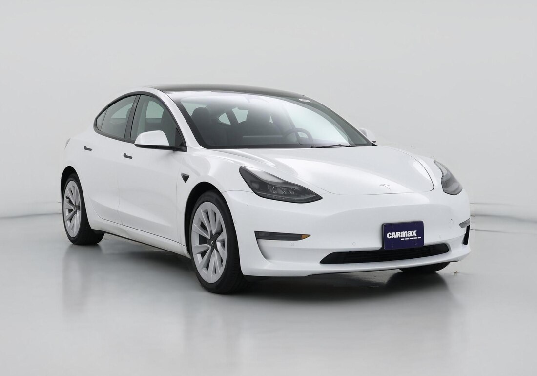 2022 Tesla Model 3 Long Range All-Wheel Drive in White — CarMax photo