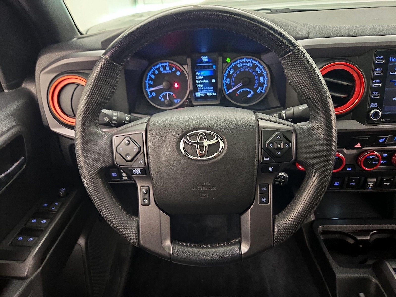 2023 Toyota Tacoma TRD Sport - Photo 11