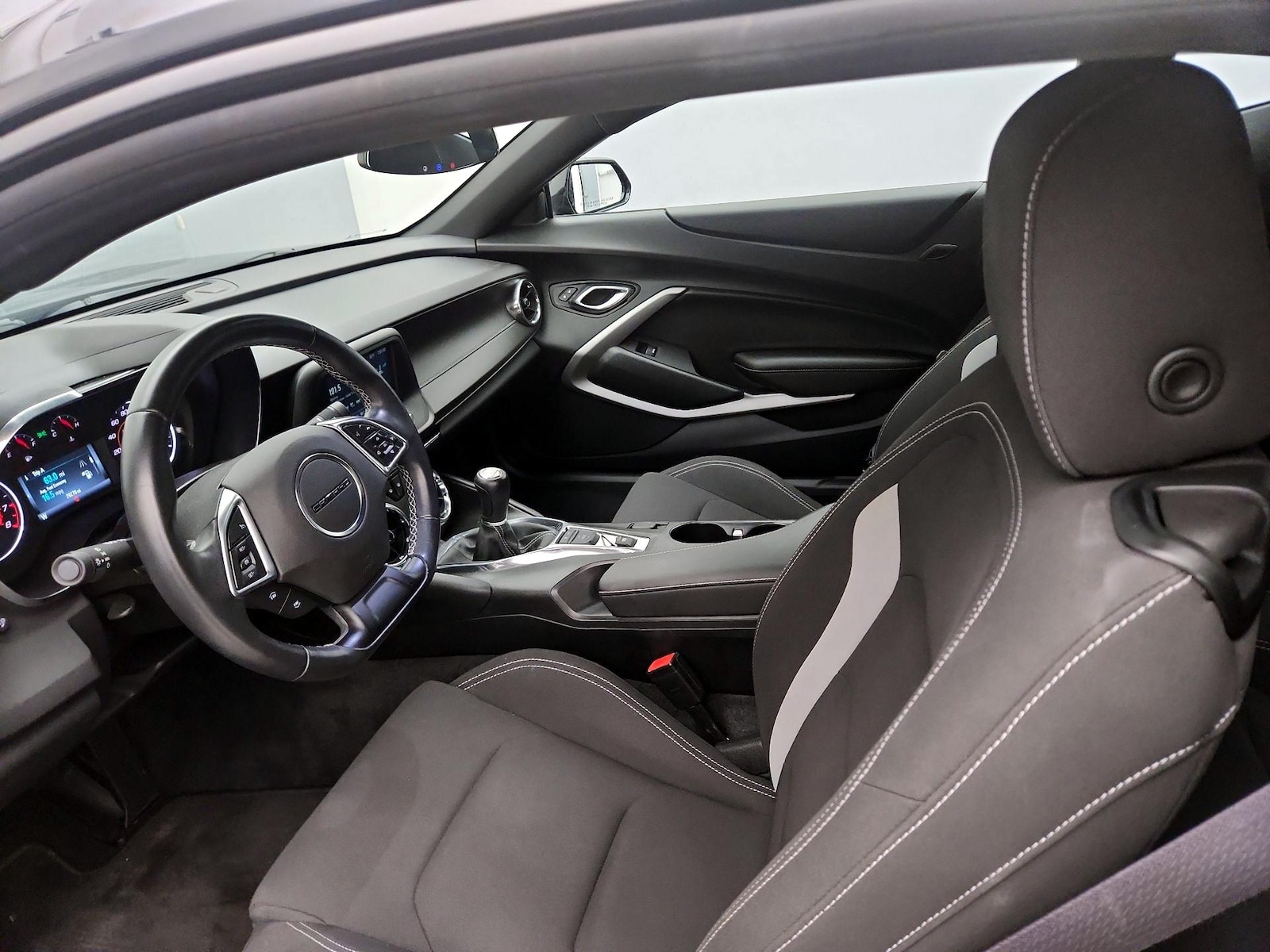 2016 Chevrolet Camaro 1LT - Photo 12