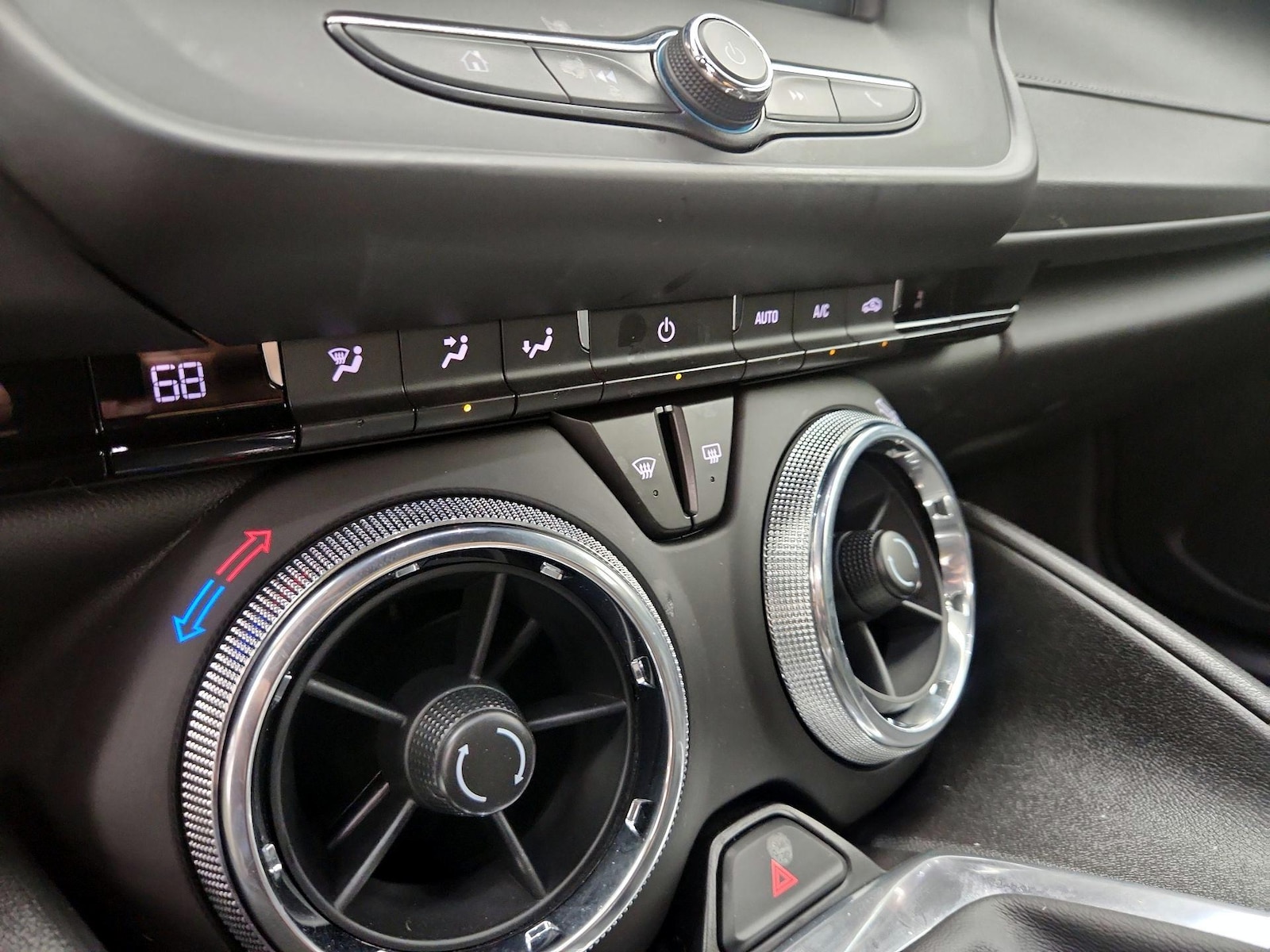 2016 Chevrolet Camaro 1LT - Photo 16