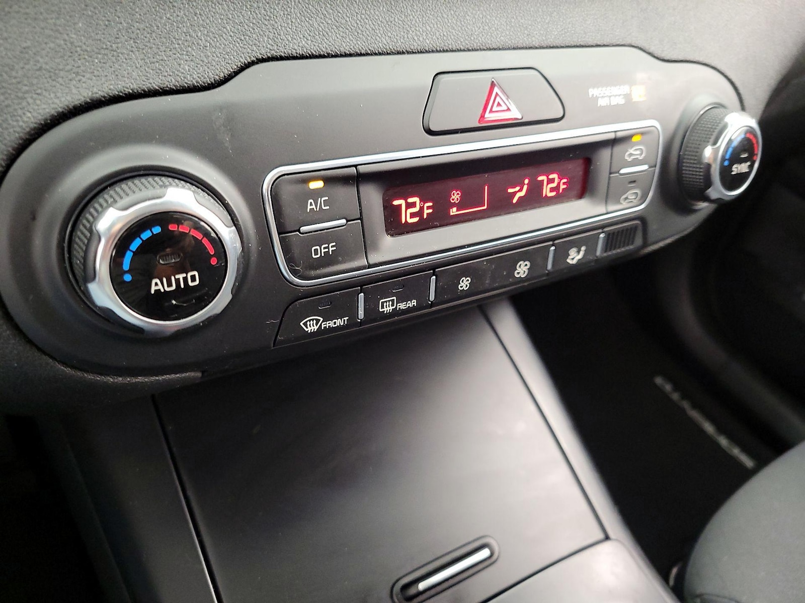 2019 Kia Sorento LX - Photo 17