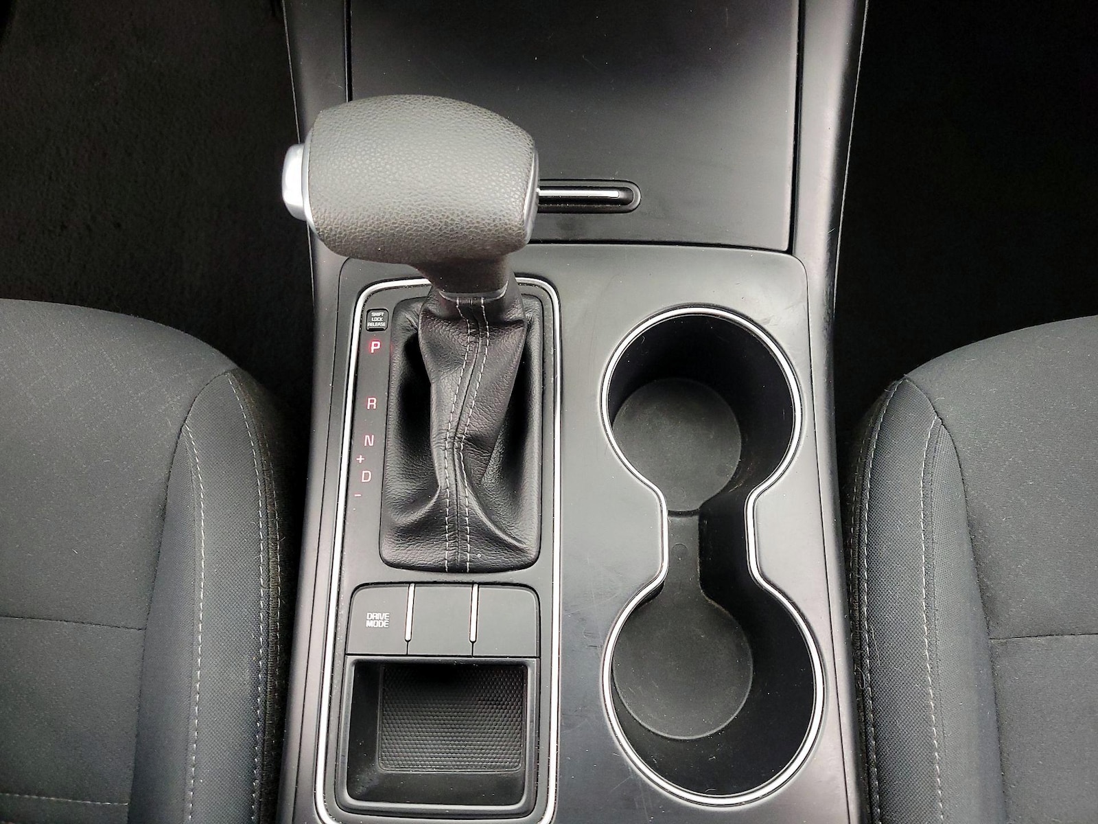 2019 Kia Sorento LX - Photo 18