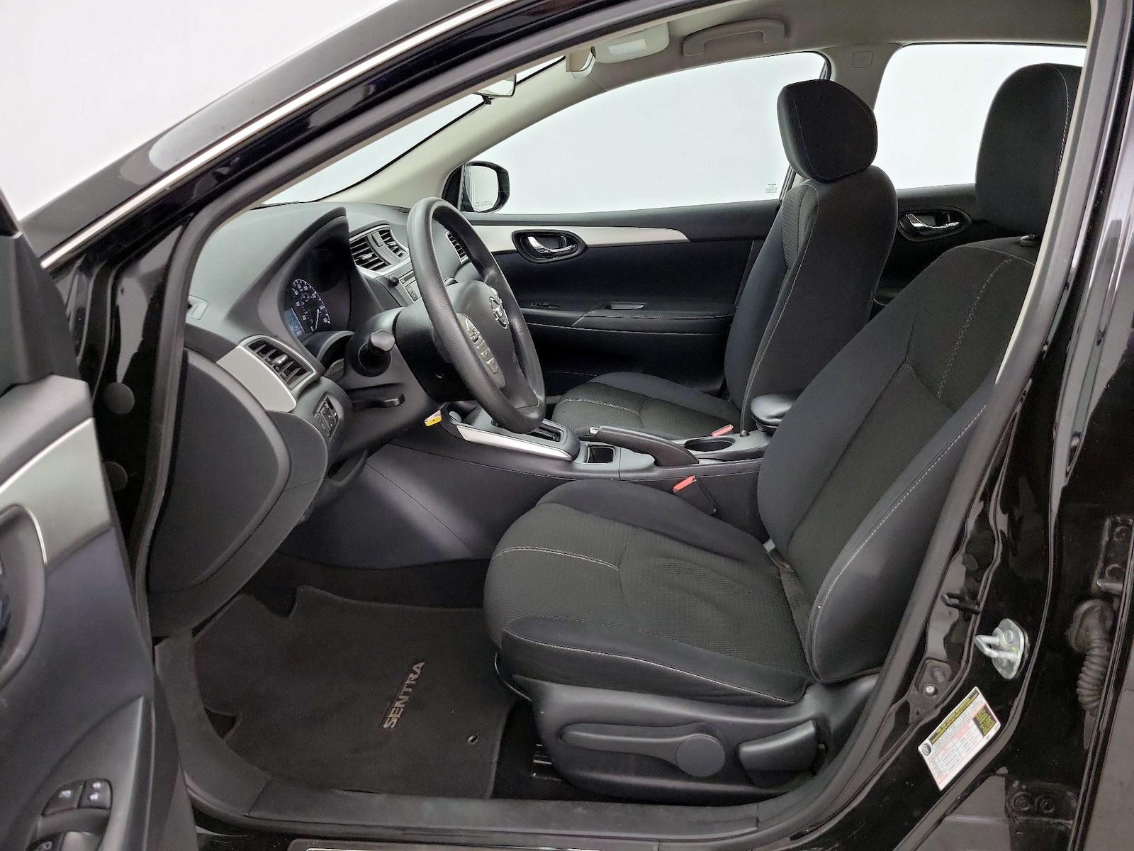 2016 Nissan Sentra S - Photo 12