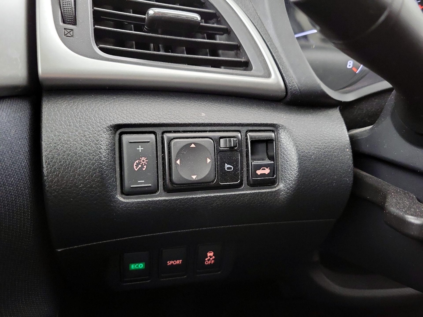2016 Nissan Sentra S - Photo 14