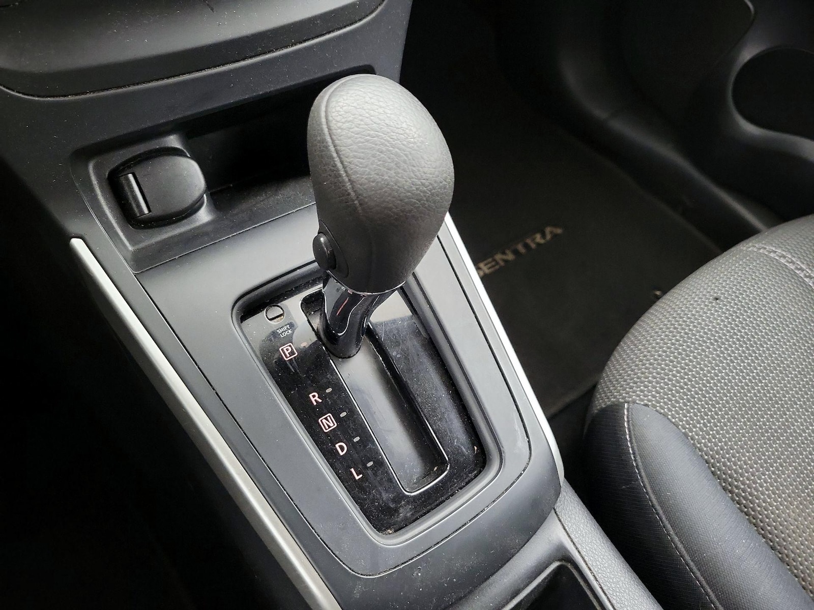 2016 Nissan Sentra S - Photo 17