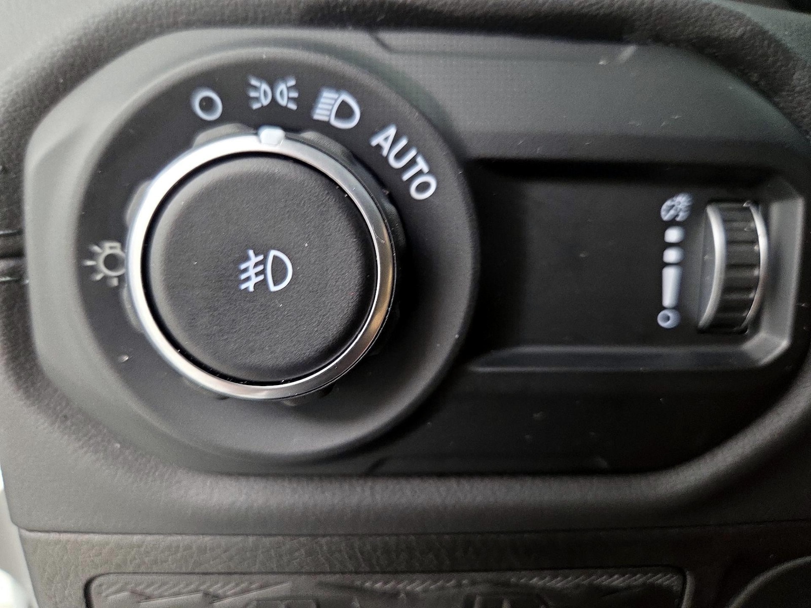 2024 Jeep Wrangler 4-Door Sahara - Photo 14