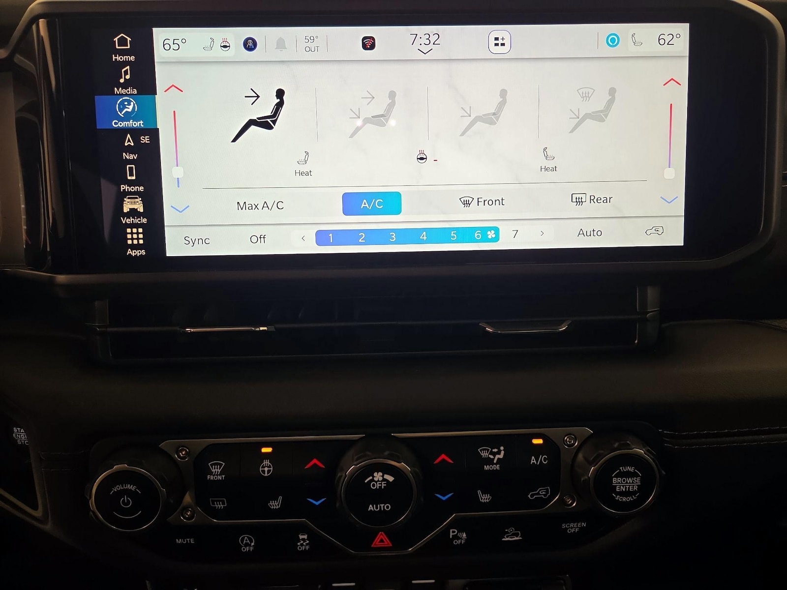 2024 Jeep Wrangler 4-Door Sahara - Photo 18