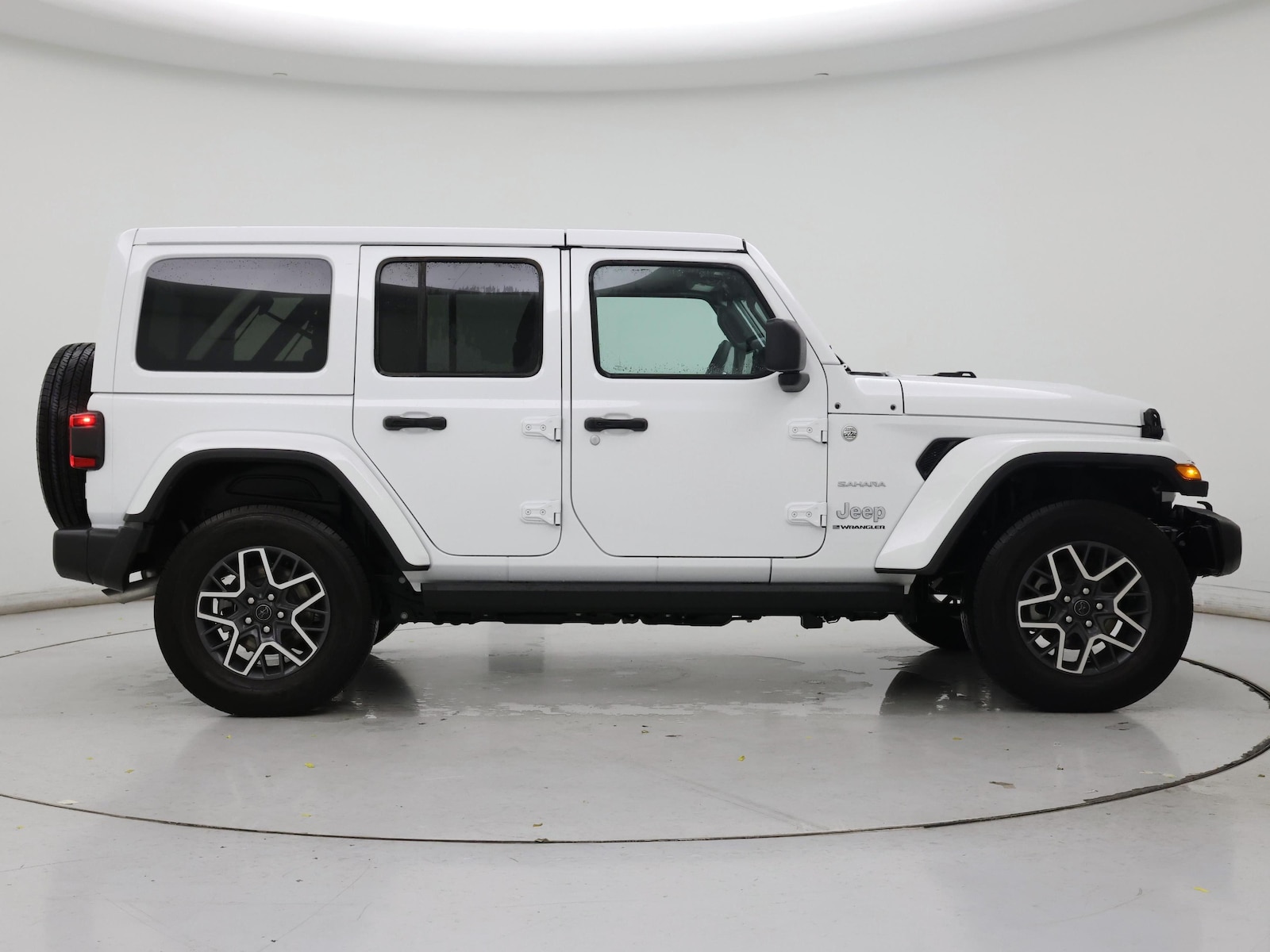 2024 Jeep Wrangler 4-Door Sahara - Photo 8