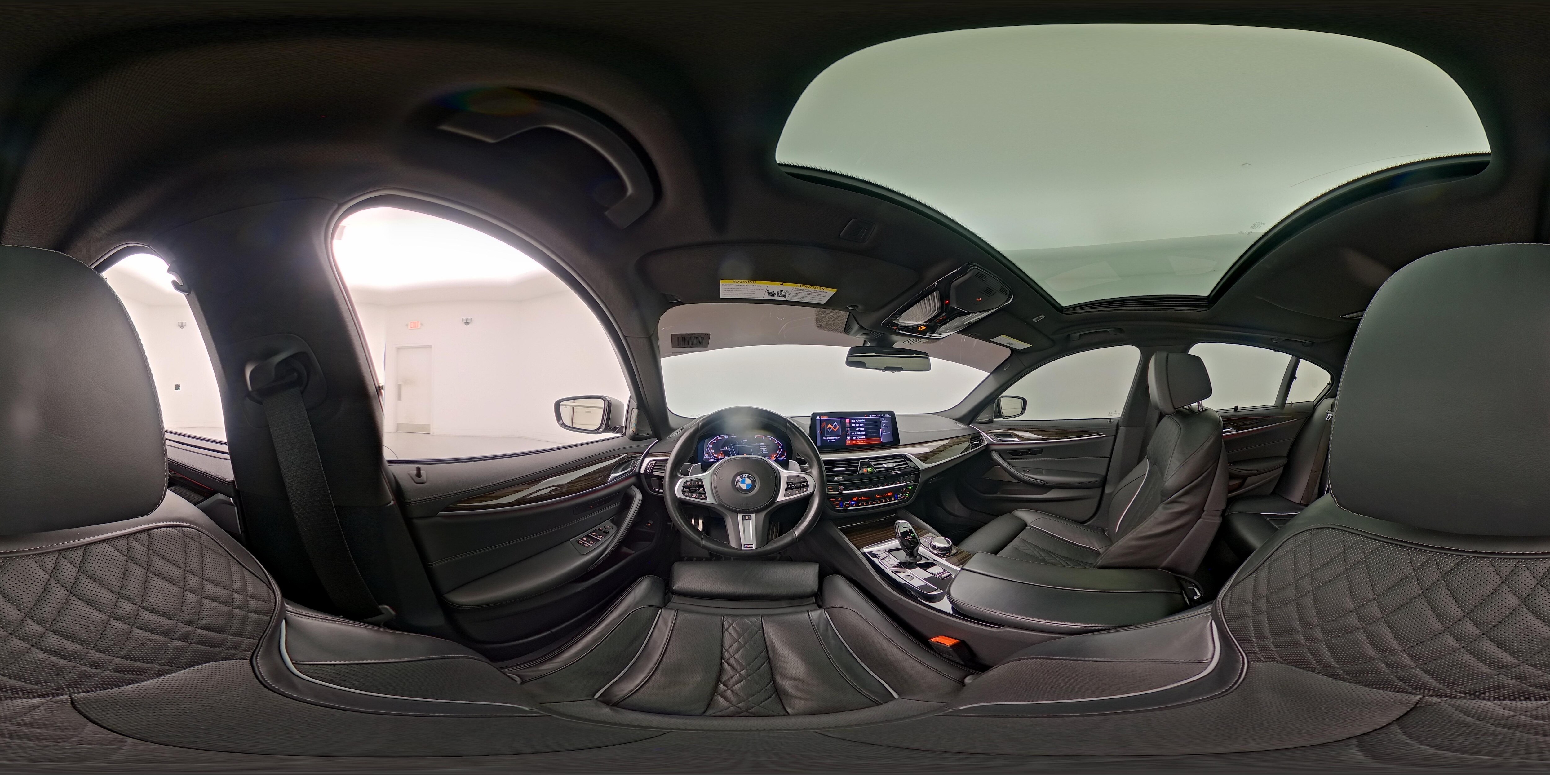 2021 BMW 5 Series M550i - Photo 29